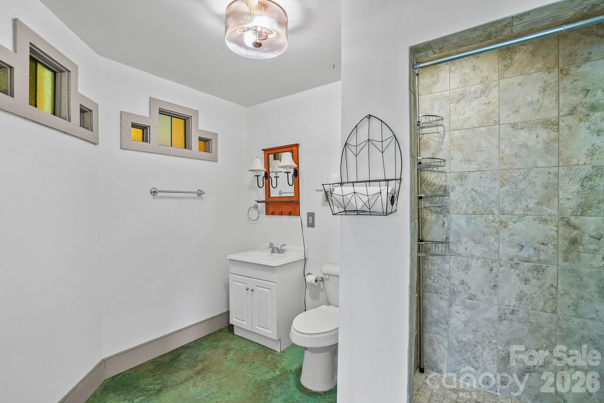 Full bathroom with shower that features custom tile work - 310 Burr Ridge, Marshall