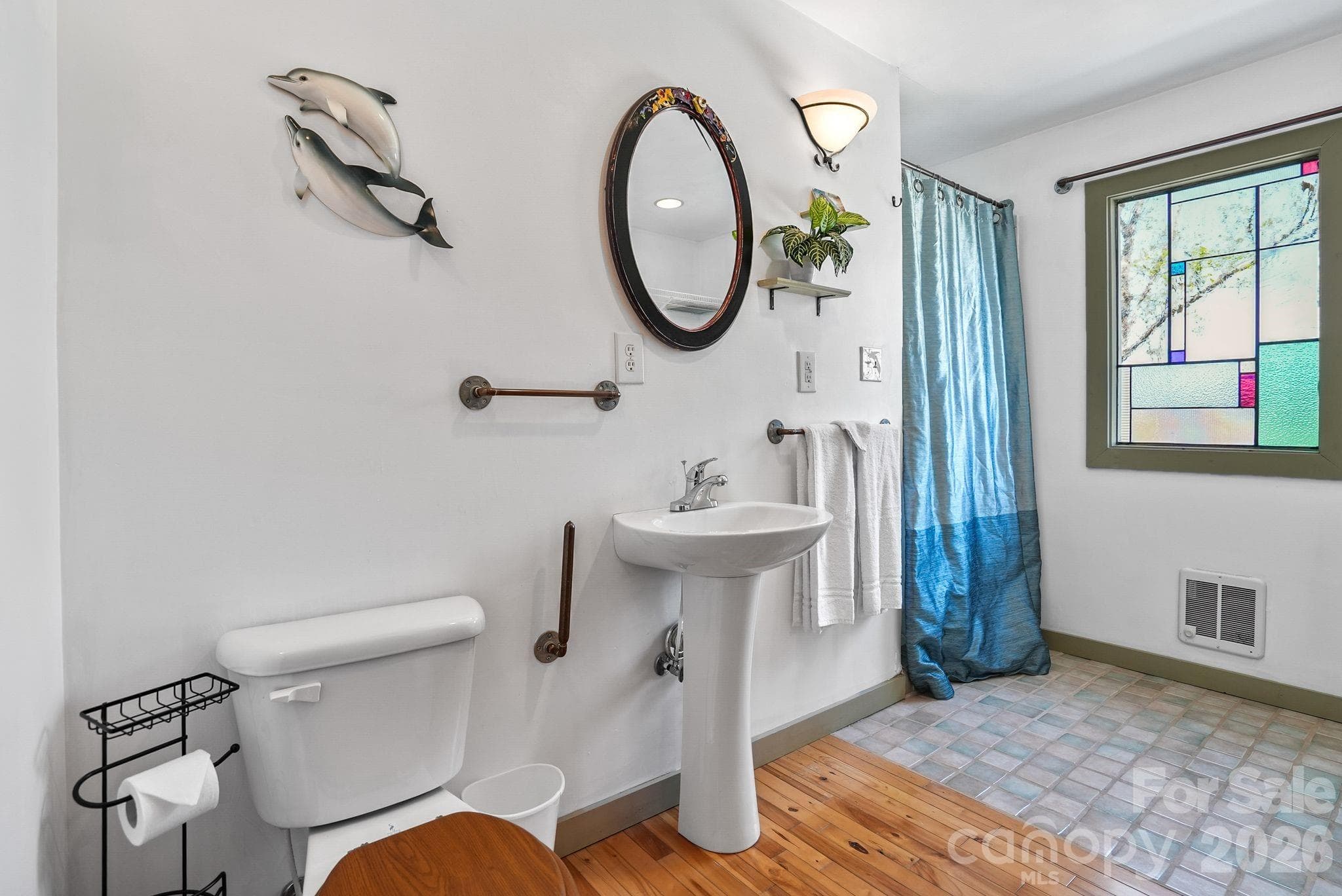 Carriage house bathroom - 310 Burr Ridge, Marshall