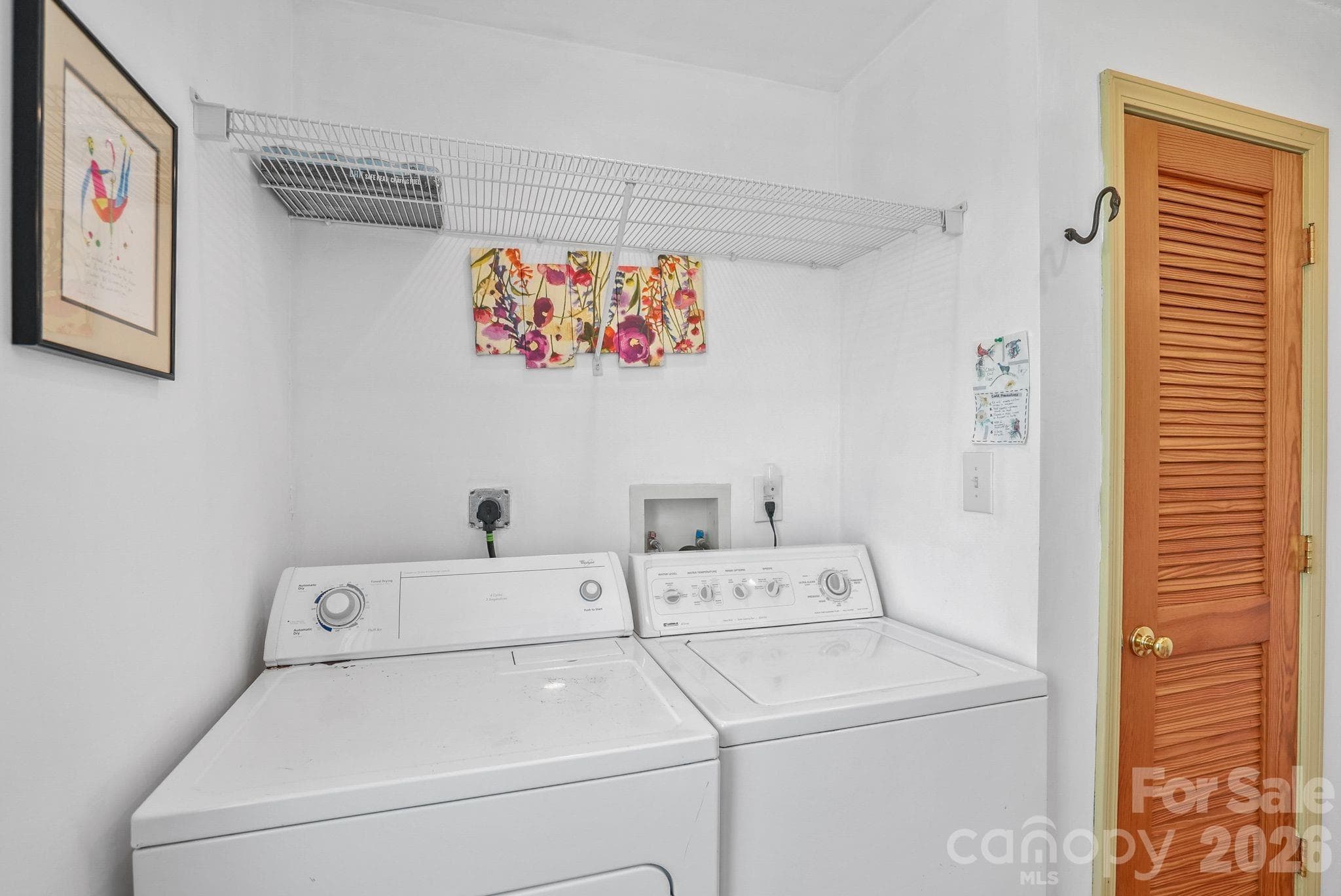 Carriage house laundry area - 310 Burr Ridge, Marshall