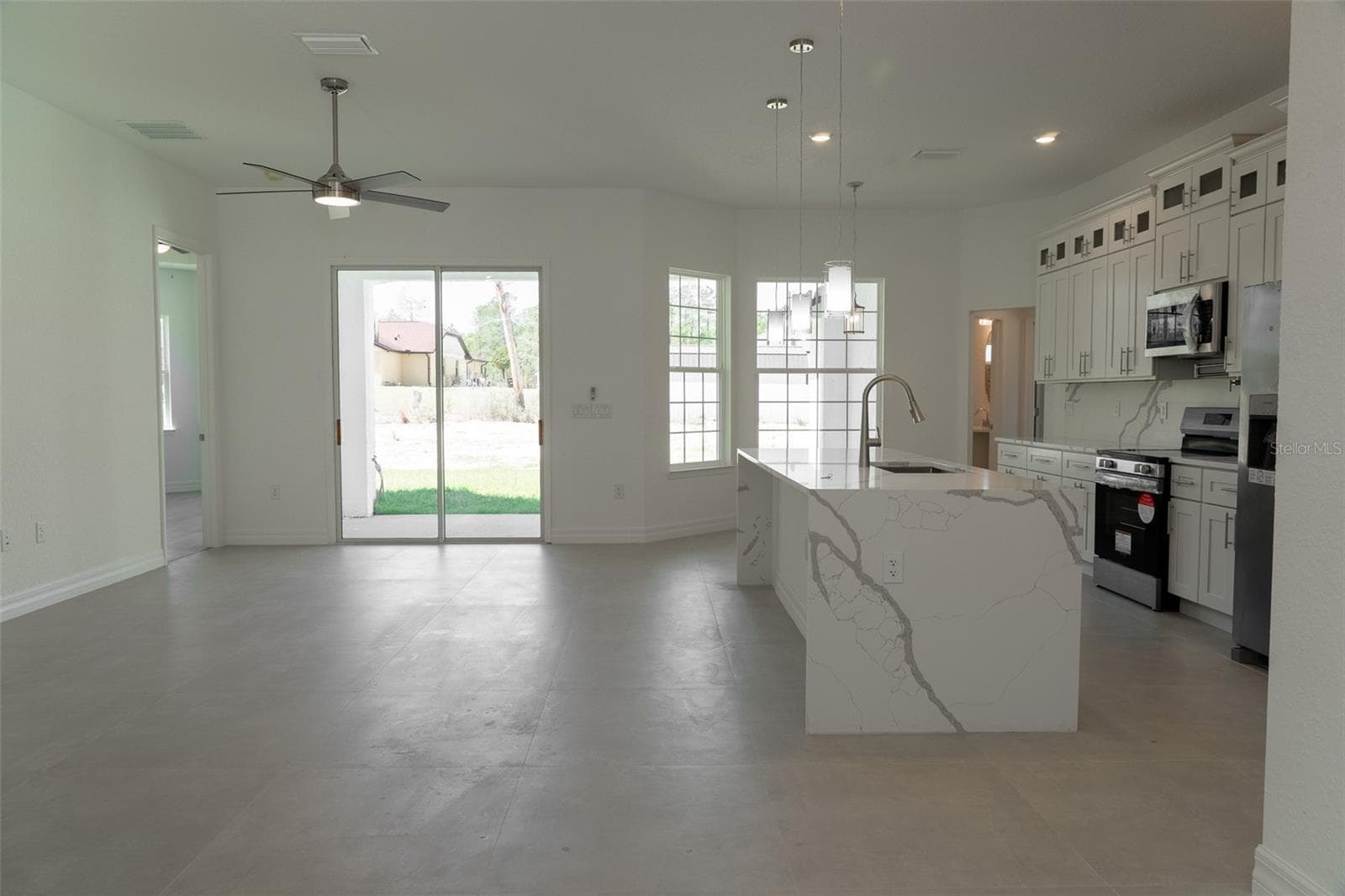 Single Family Residence at 17820 SW 33RD TER, OCALA, photo 8 of 35