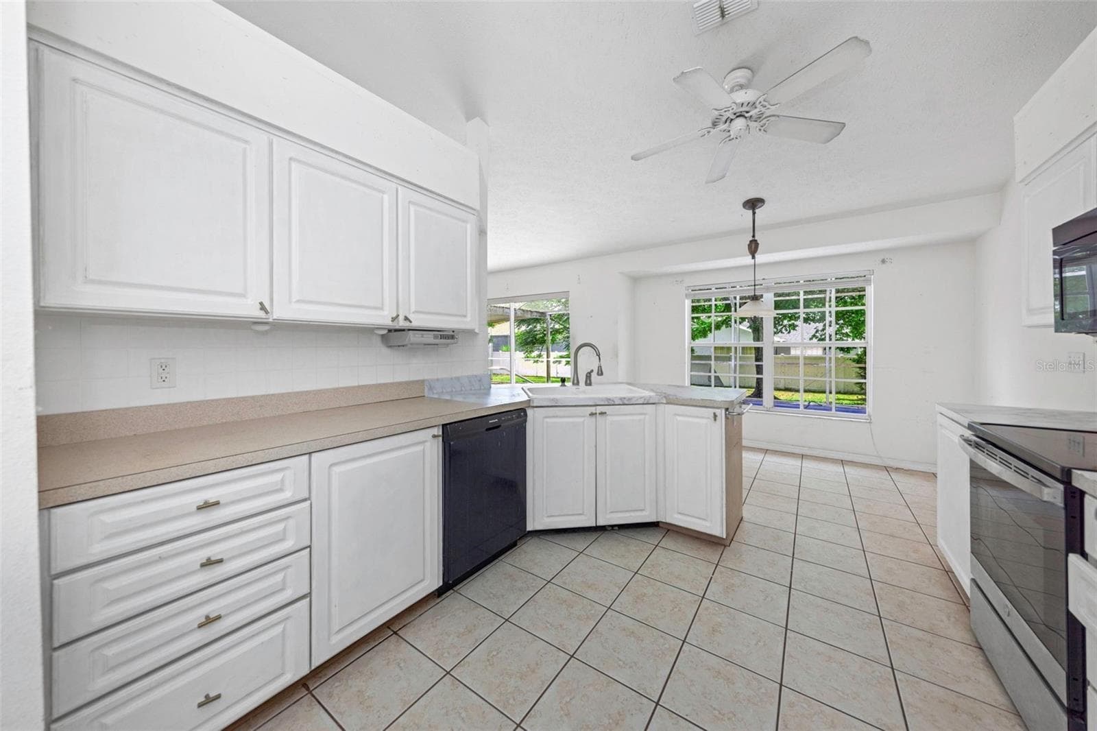 Kitchen - Left View - 7919 STARFIRE WAY, NEW PORT RICHEY