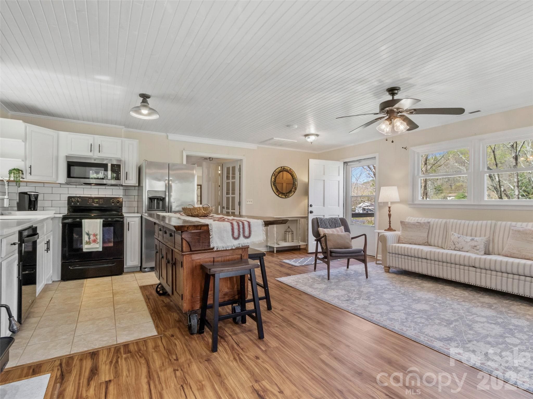 Single Family Residence at Burnsville, photo 4 of 29