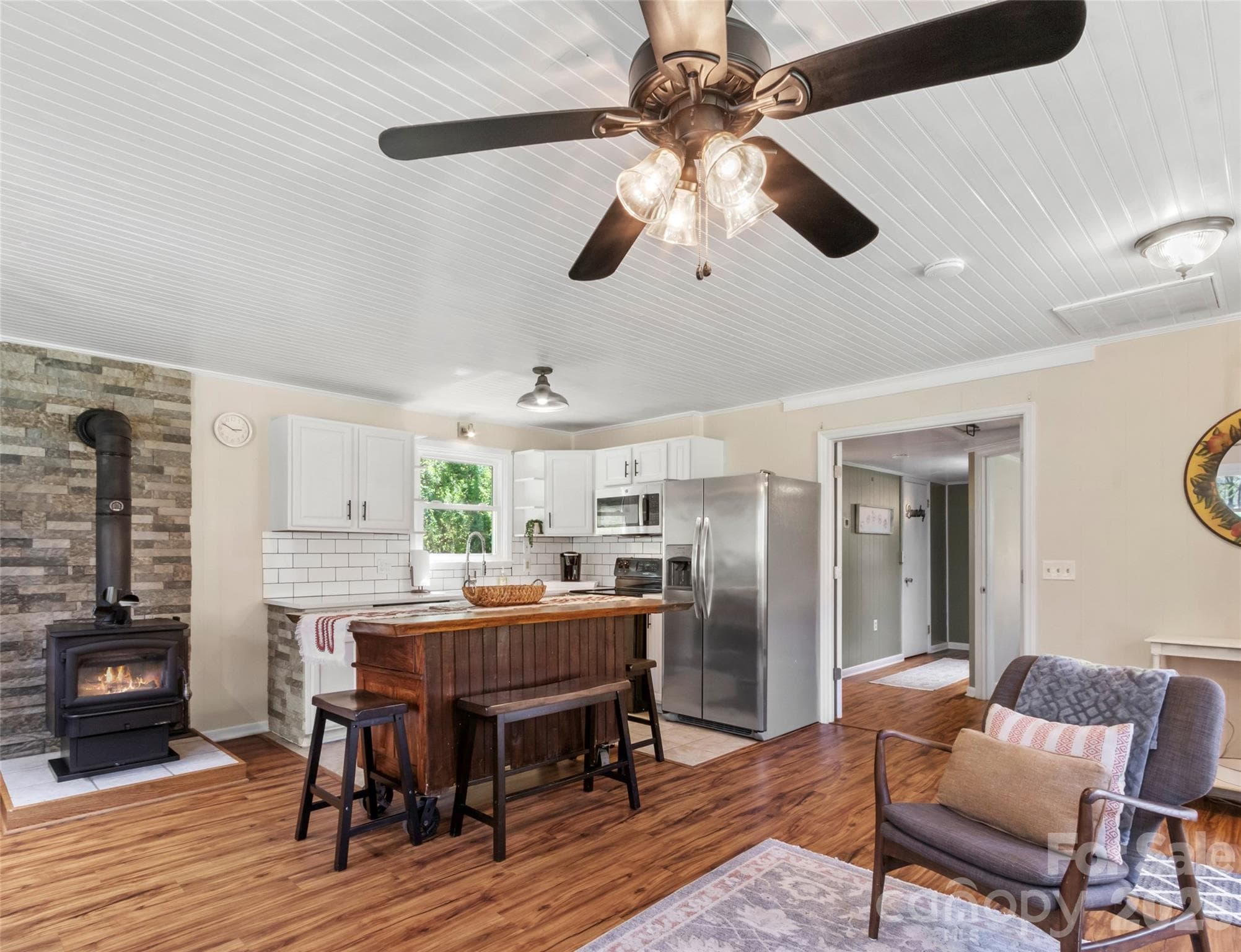 Single Family Residence at 24 Baldridge Drive, Burnsville, photo 9 of 29