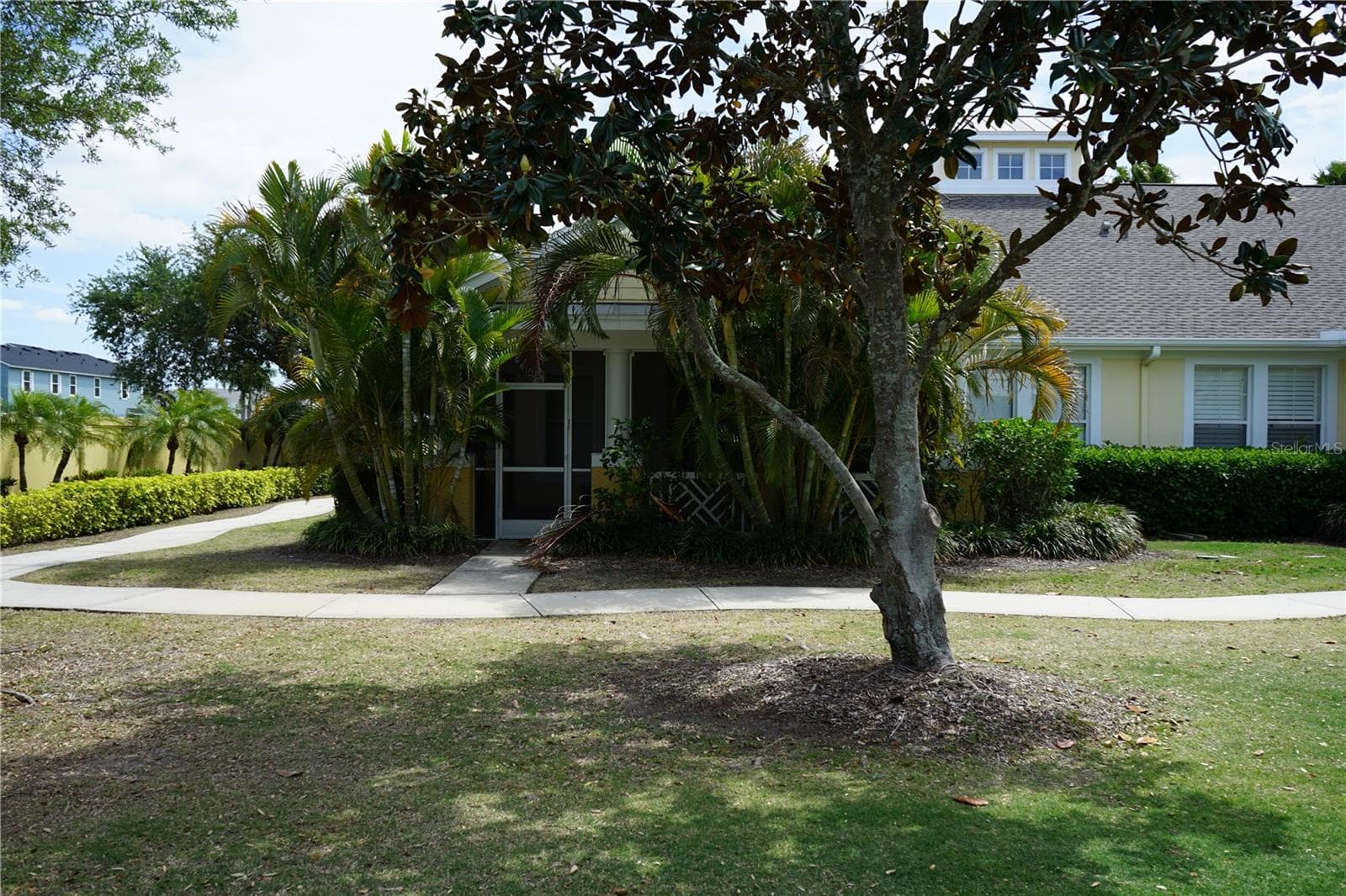 front side - 201 SUNSET CREST CT, APOLLO BEACH