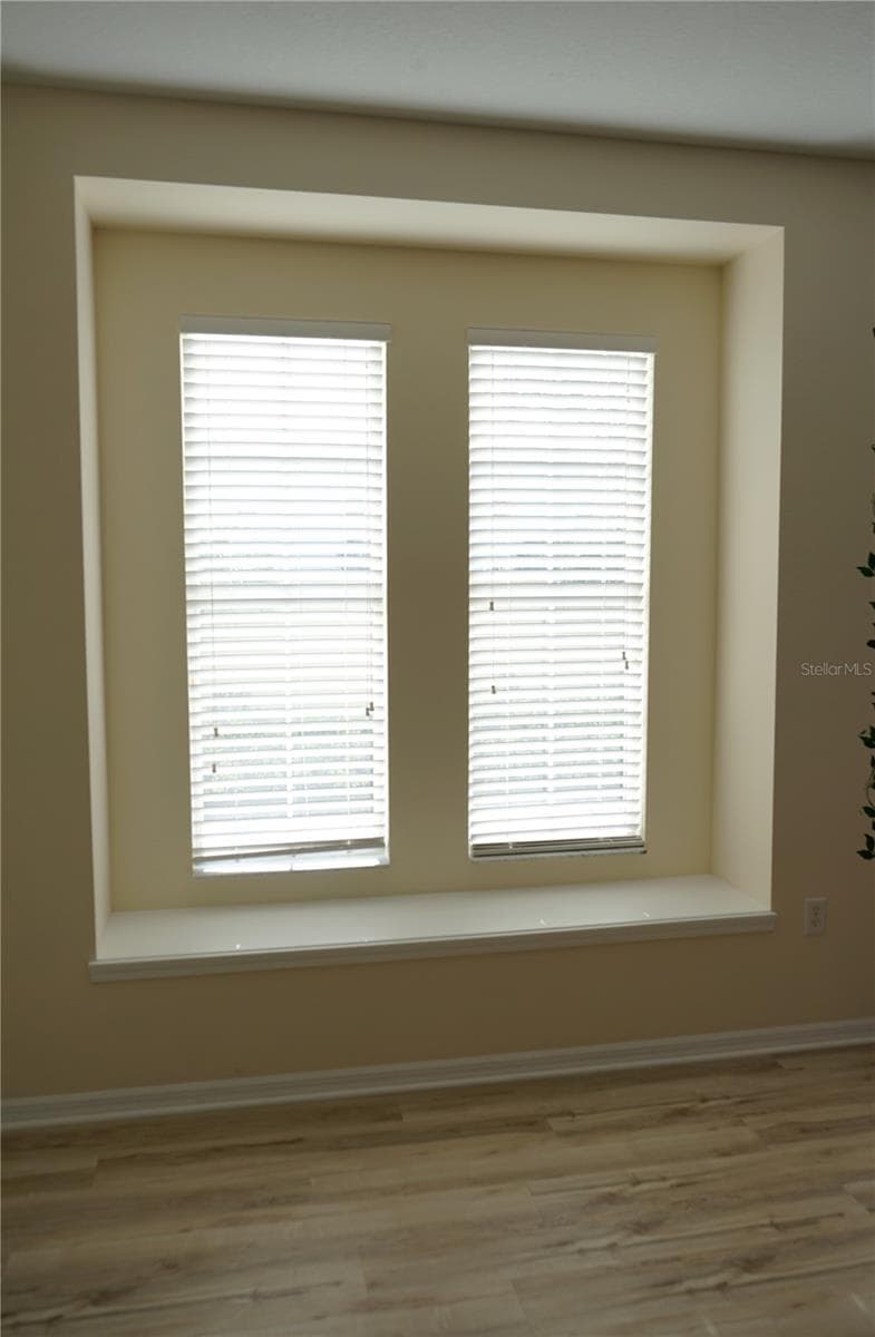 window seat - 201 SUNSET CREST CT, APOLLO BEACH