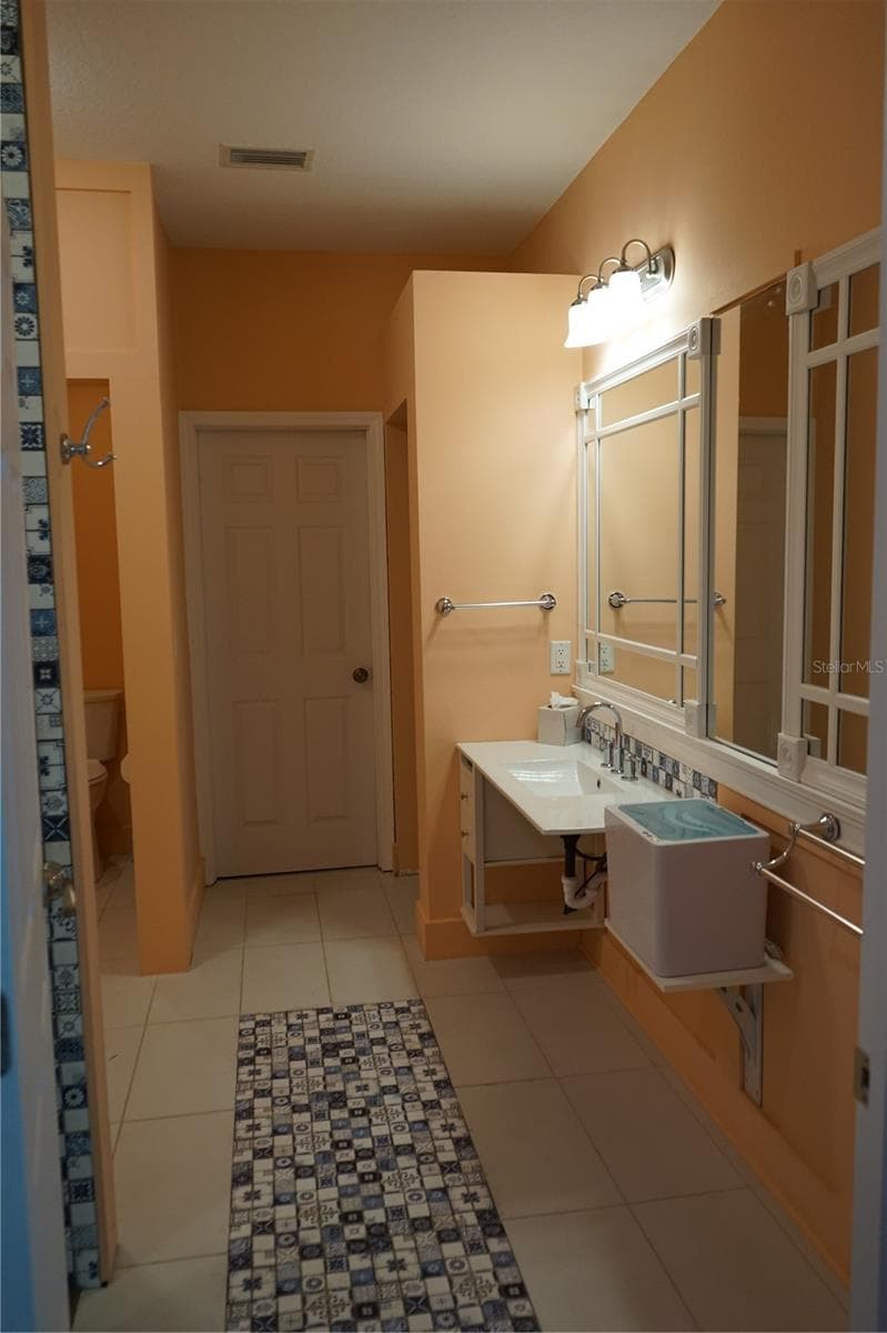 tile floor - 201 SUNSET CREST CT, APOLLO BEACH