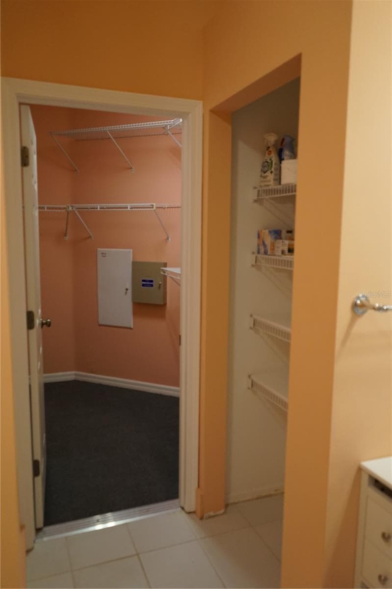 linen closet and walk in closet - 201 SUNSET CREST CT, APOLLO BEACH