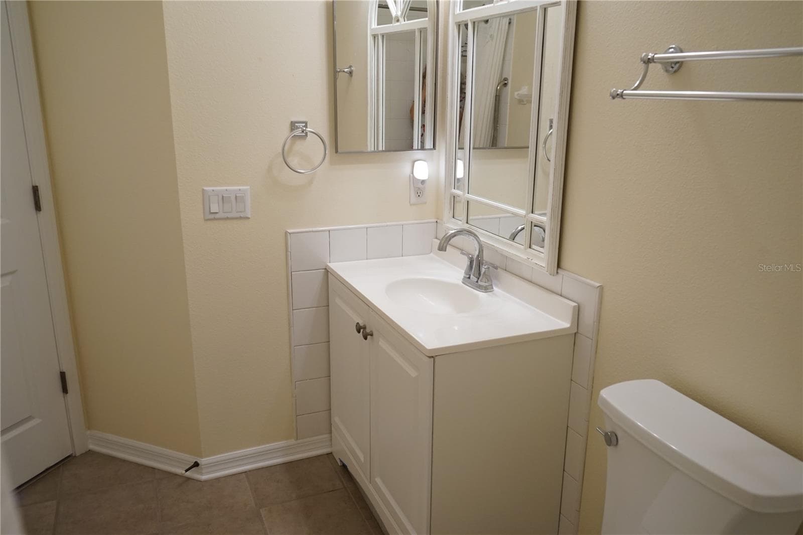 guest bath - 201 SUNSET CREST CT, APOLLO BEACH