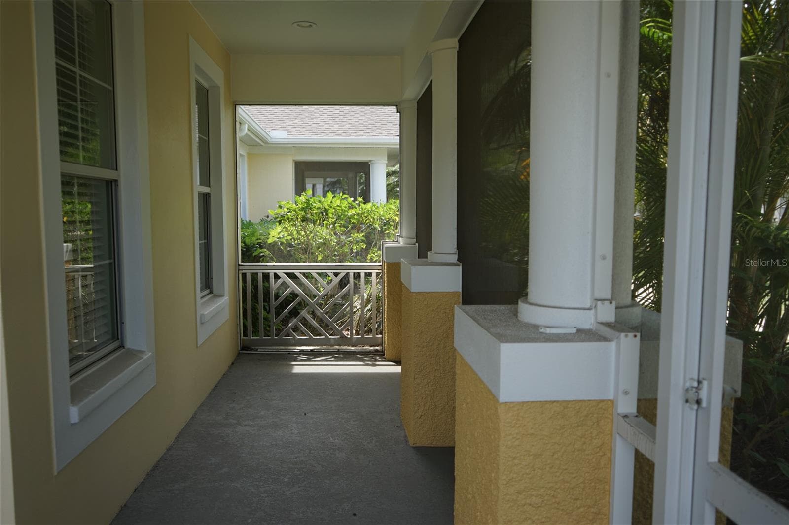 front lanai - 201 SUNSET CREST CT, APOLLO BEACH