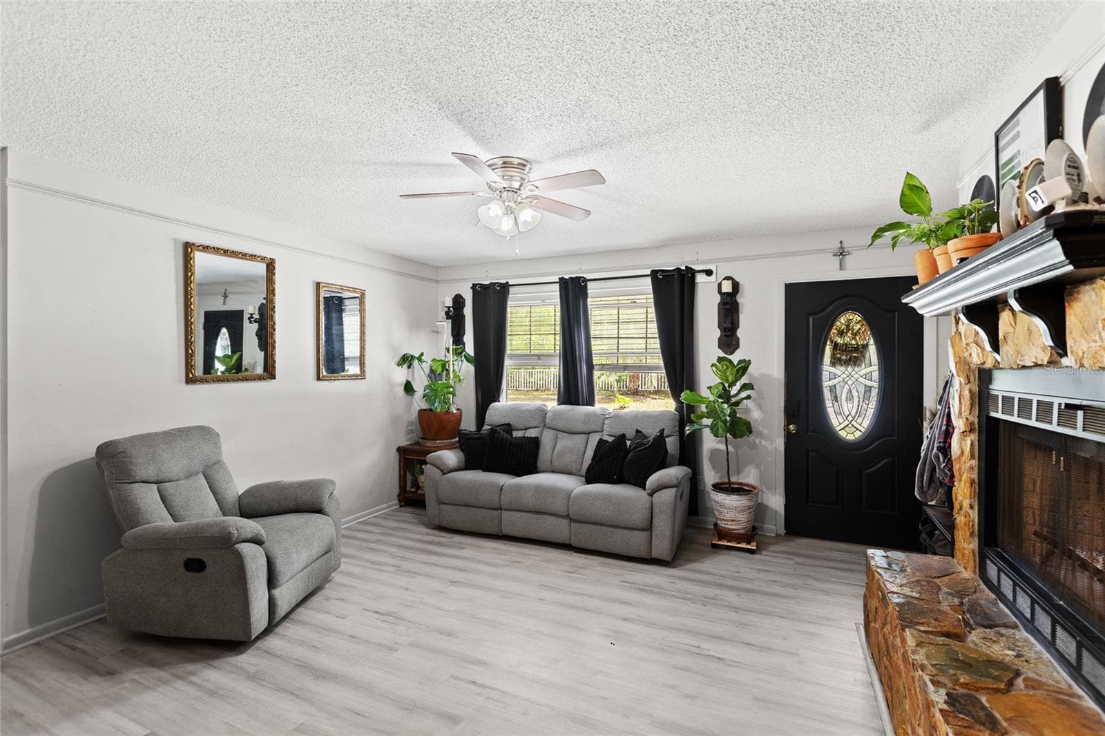 Single Family Residence at 5420 E GWENDOLYN PATH, INVERNESS, photo 6 of 42