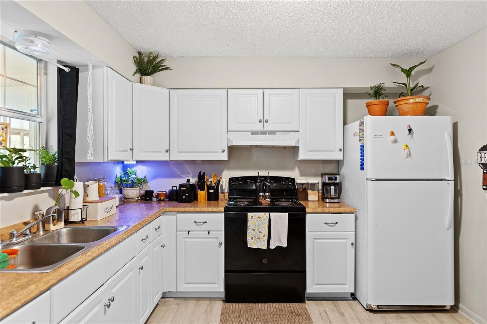 Single Family Residence at 5420 E GWENDOLYN PATH, INVERNESS, photo 11 of 42
