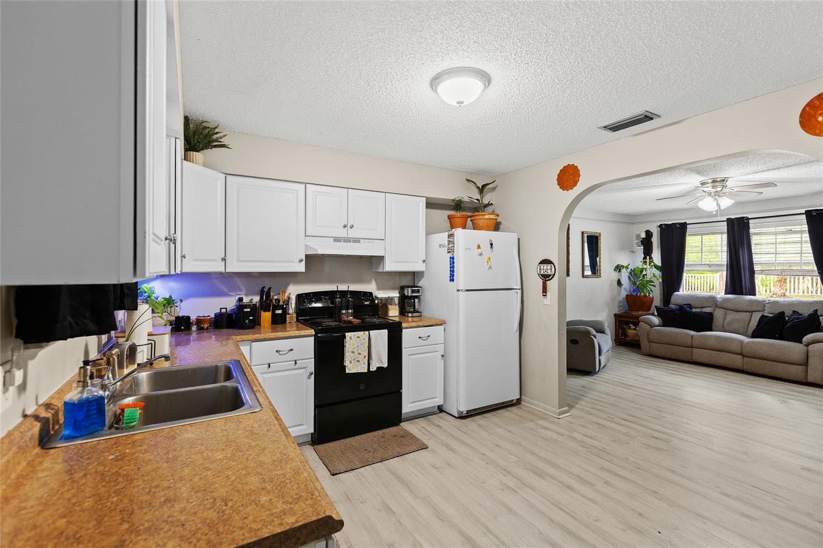 Single Family Residence at 5420 E GWENDOLYN PATH, INVERNESS, photo 13 of 42