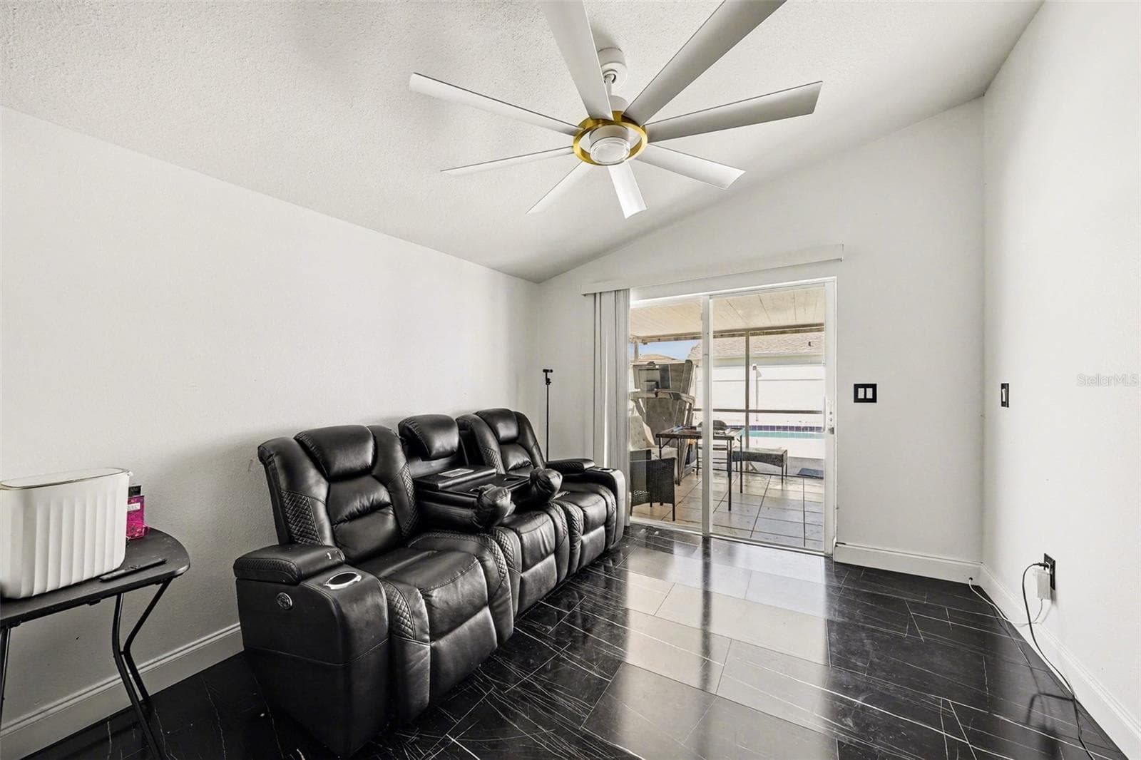 Single Family Residence at 10119 CHIMNEY HILL CT, TAMPA, photo 7 of 34