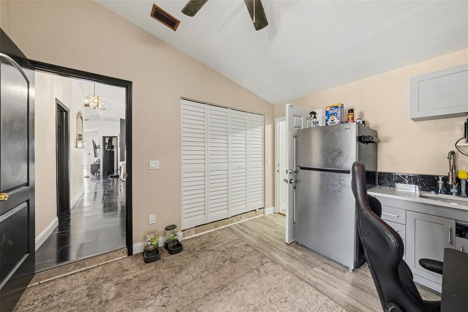 Single Family Residence at 10119 CHIMNEY HILL CT, TAMPA, photo 12 of 34