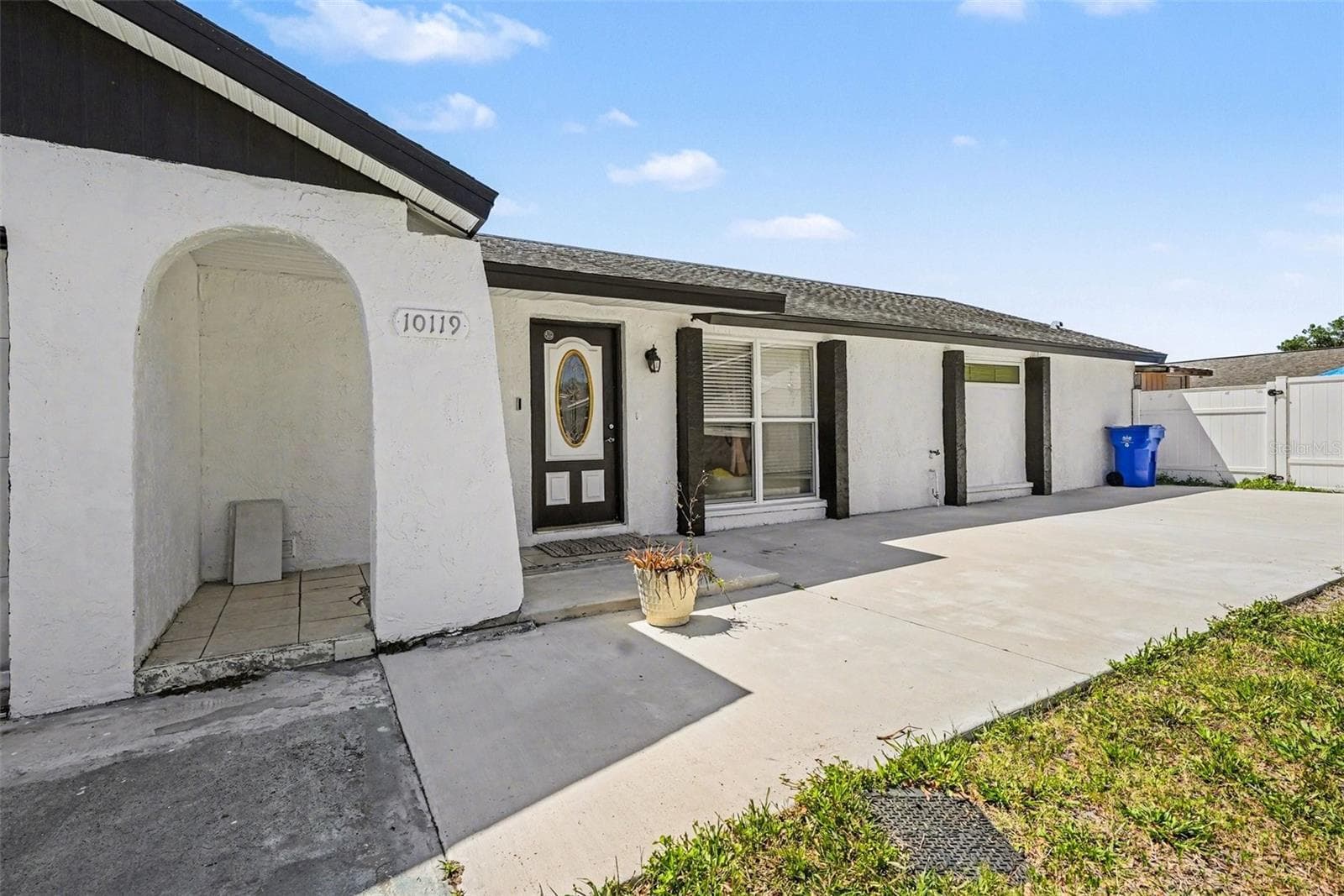Single Family Residence at 10119 CHIMNEY HILL CT, TAMPA, photo 28 of 34
