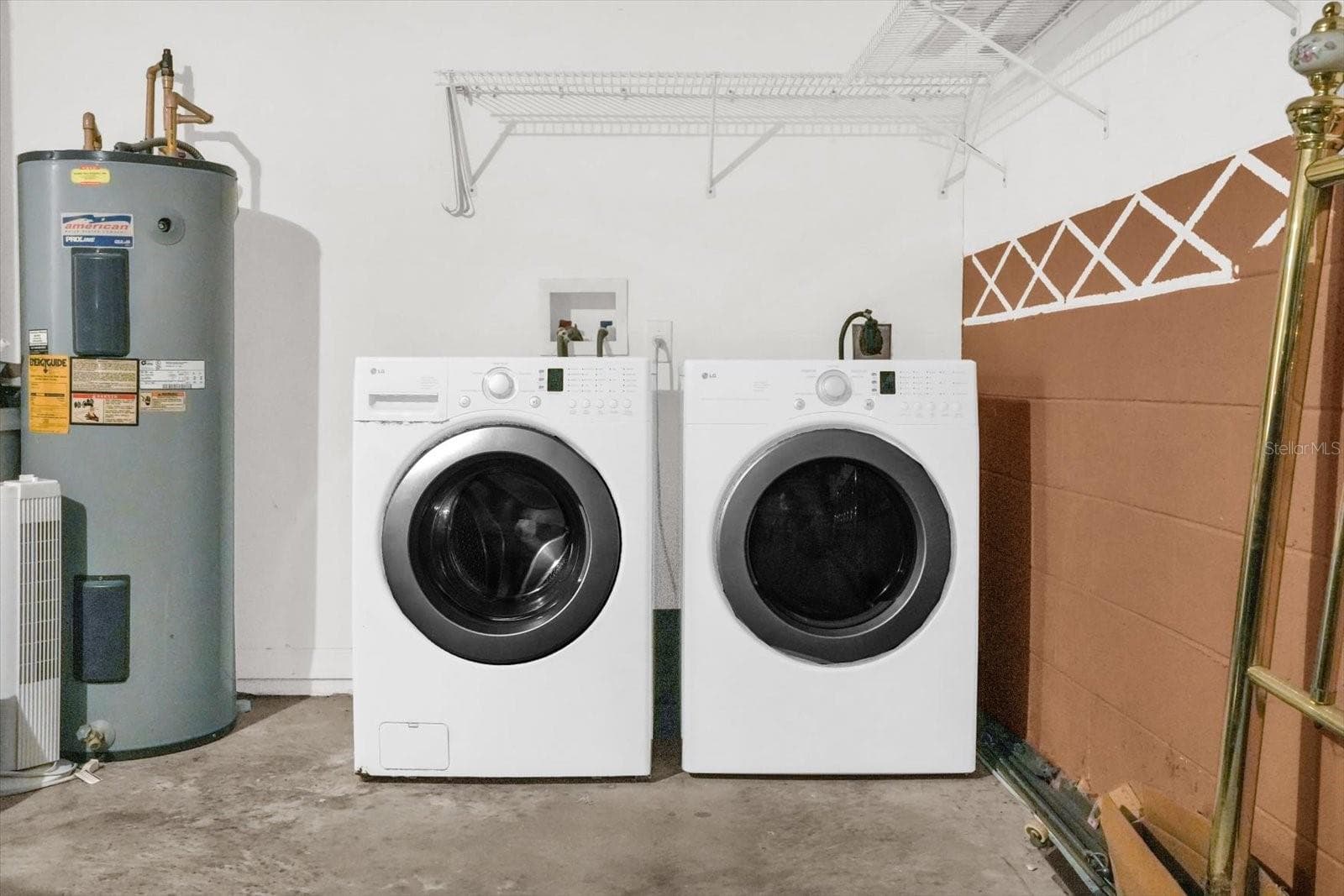 Laundry in Garage - 1804 BAGUETTE CT, KISSIMMEE