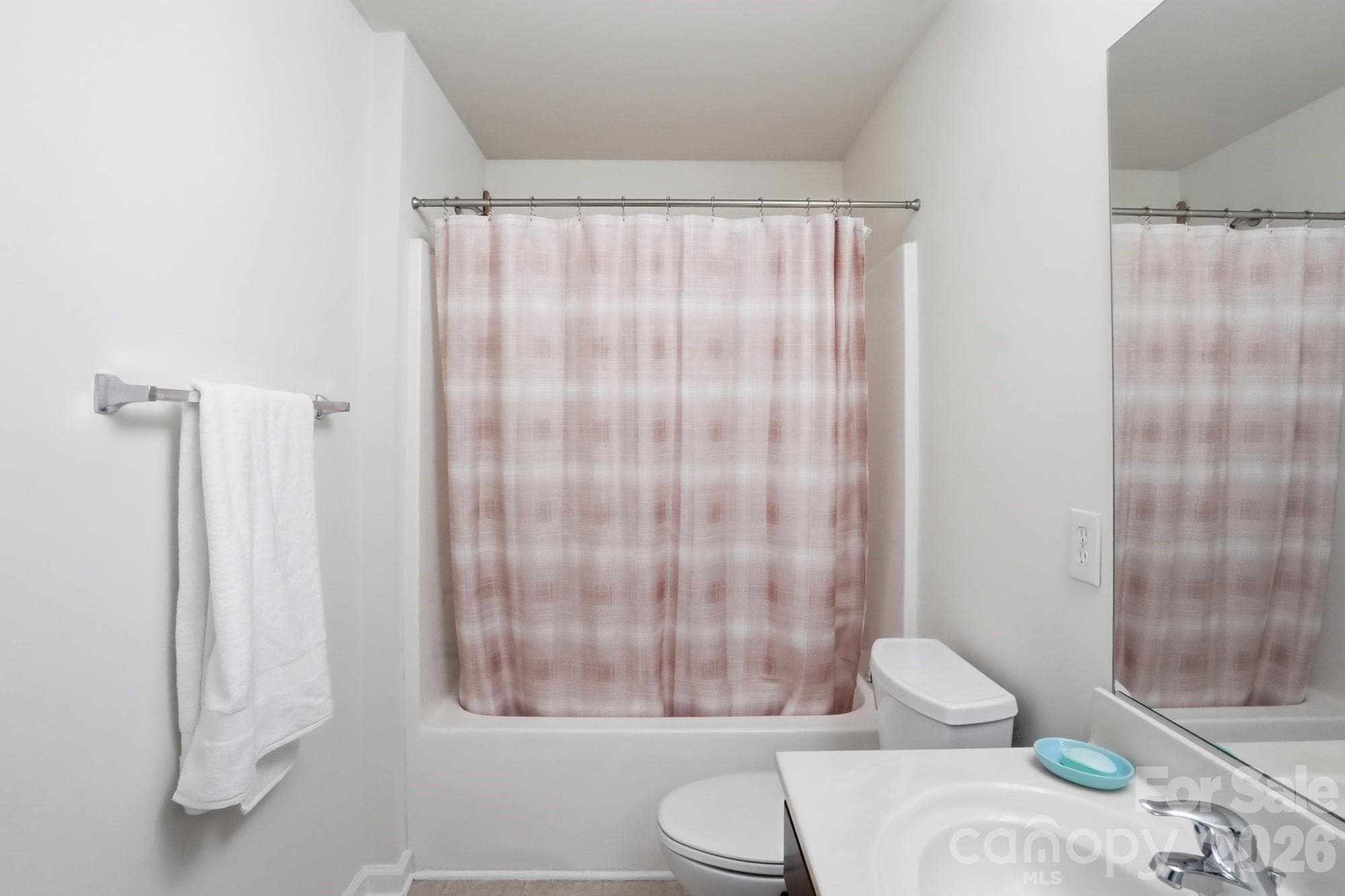 Full Bathroom Upstairs - 225 Horizon Circle, Rock Hill