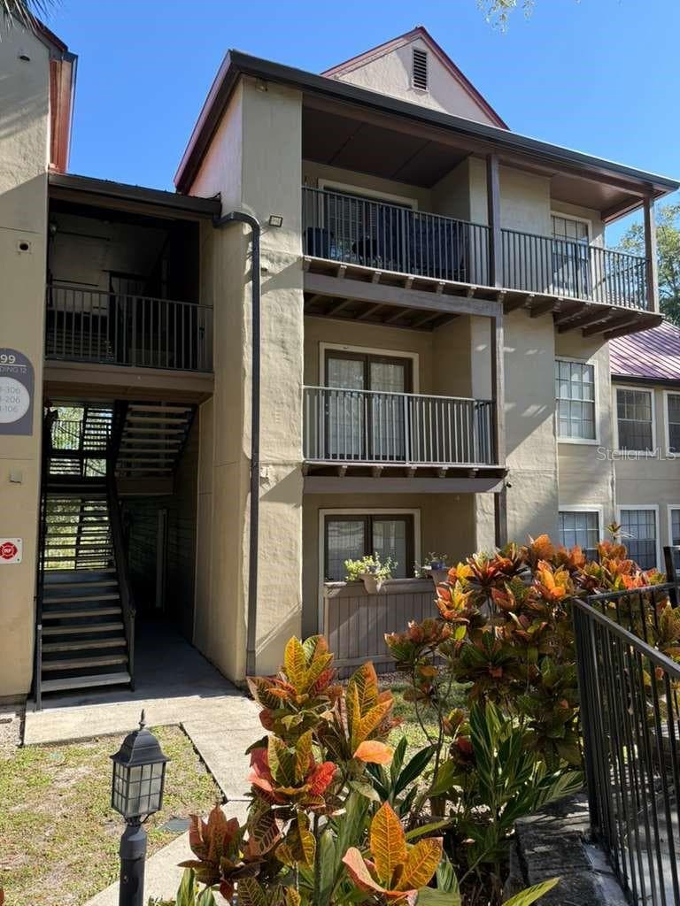 216 AFTON SQ #304