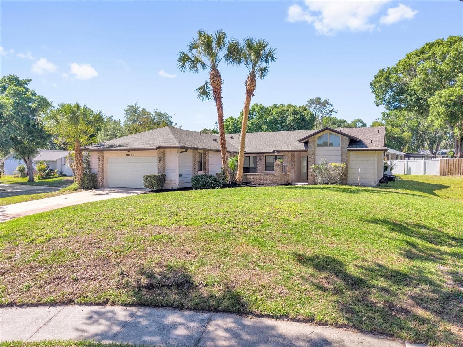 Single Family Residence at 9011 CHAPMAN OAK CT, WINDERMERE, photo 2 of 30