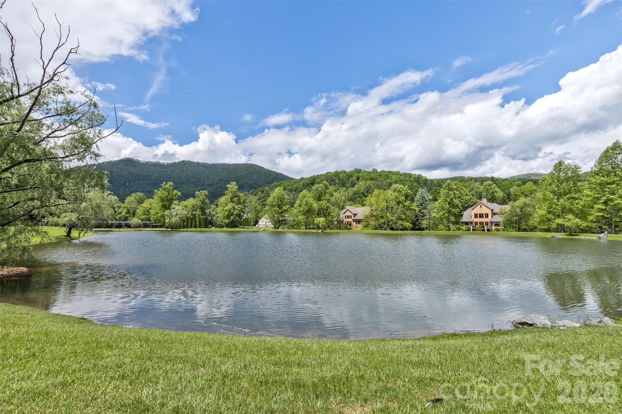 Community Lake - Let's go Fishing! - 25 Windsong Drive, Fairview