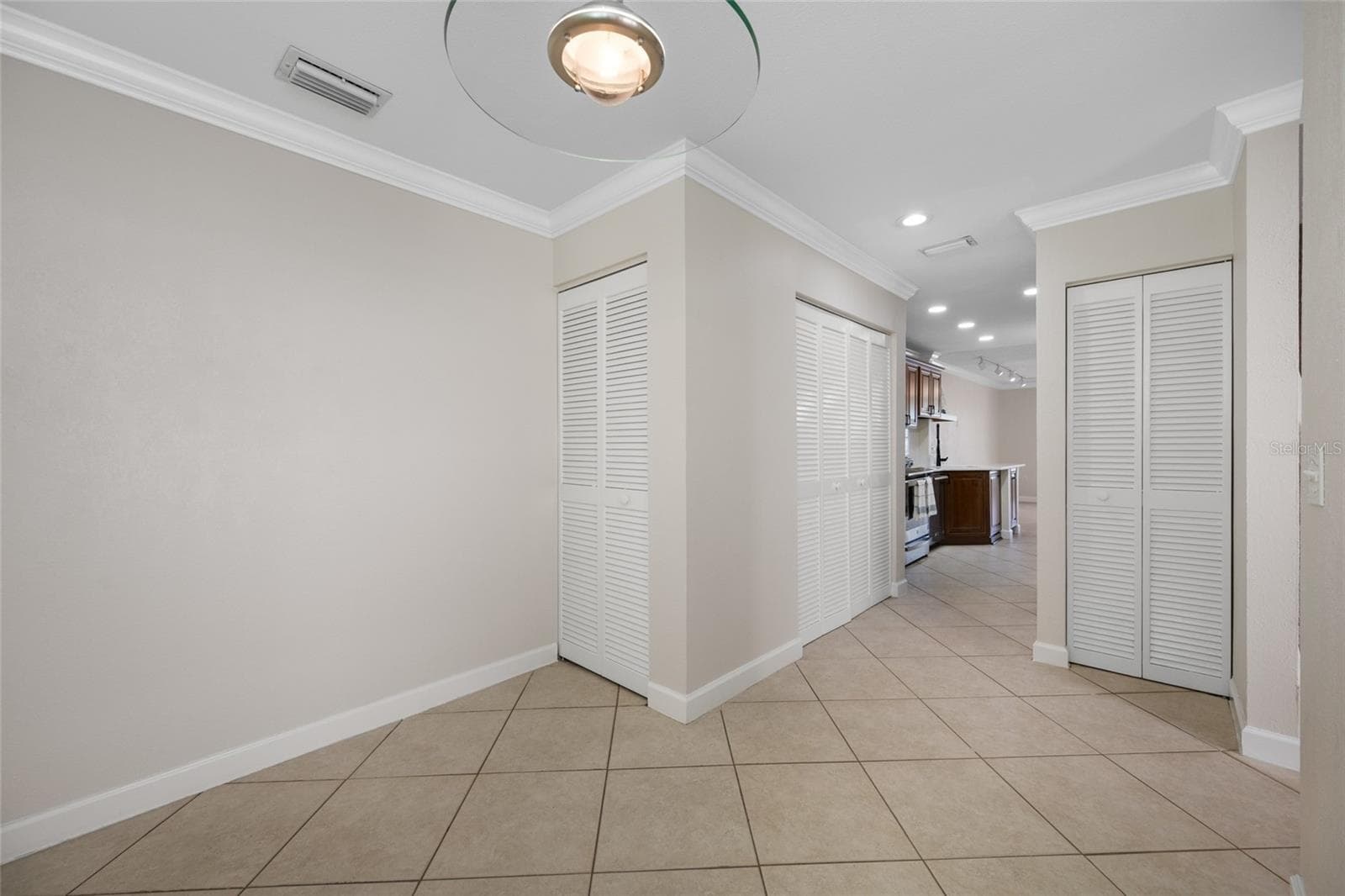 Flex space - with storage cabinets - 10416 SAINT TROPEZ PL, TAMPA