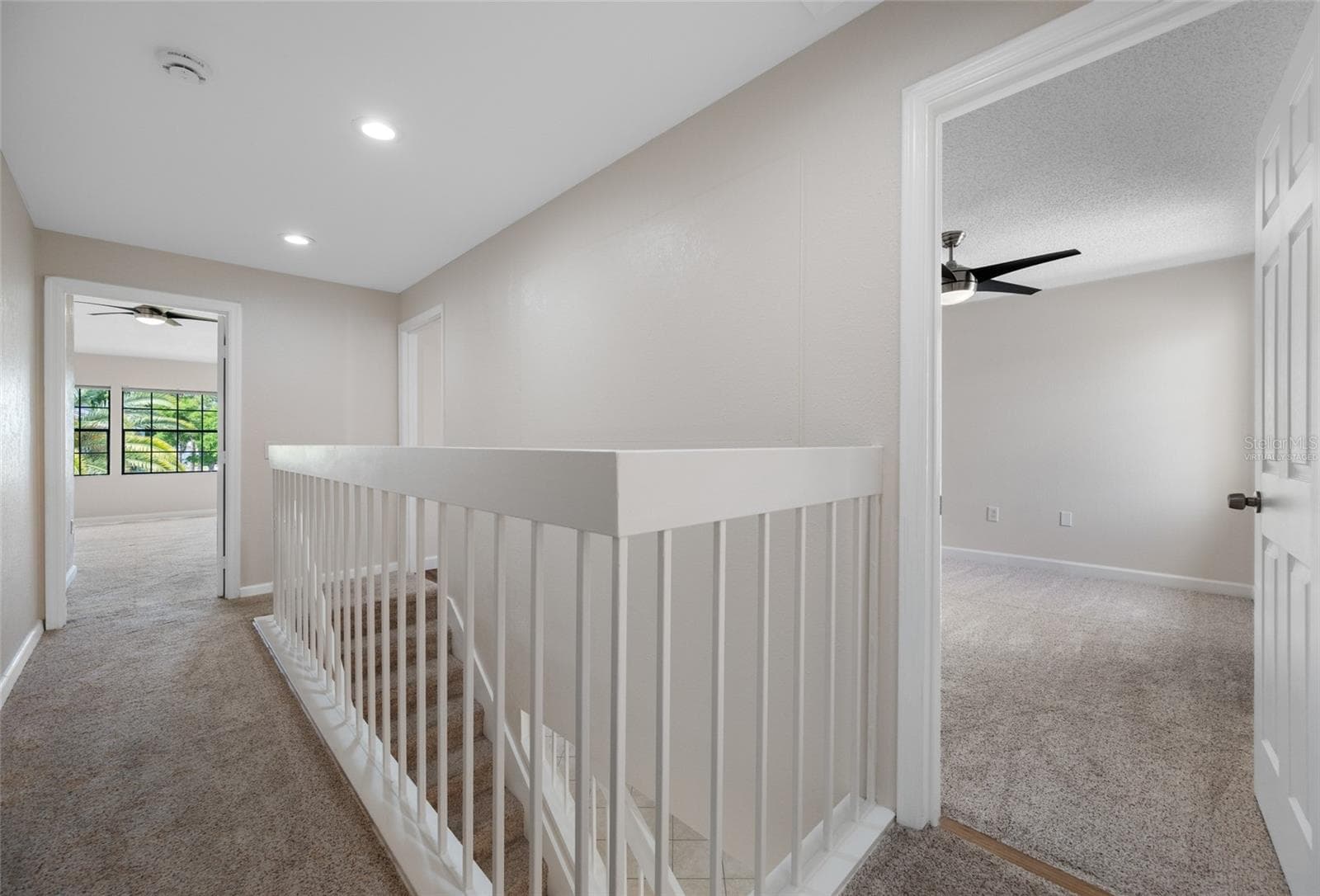 Upstairs landing - 10416 SAINT TROPEZ PL, TAMPA