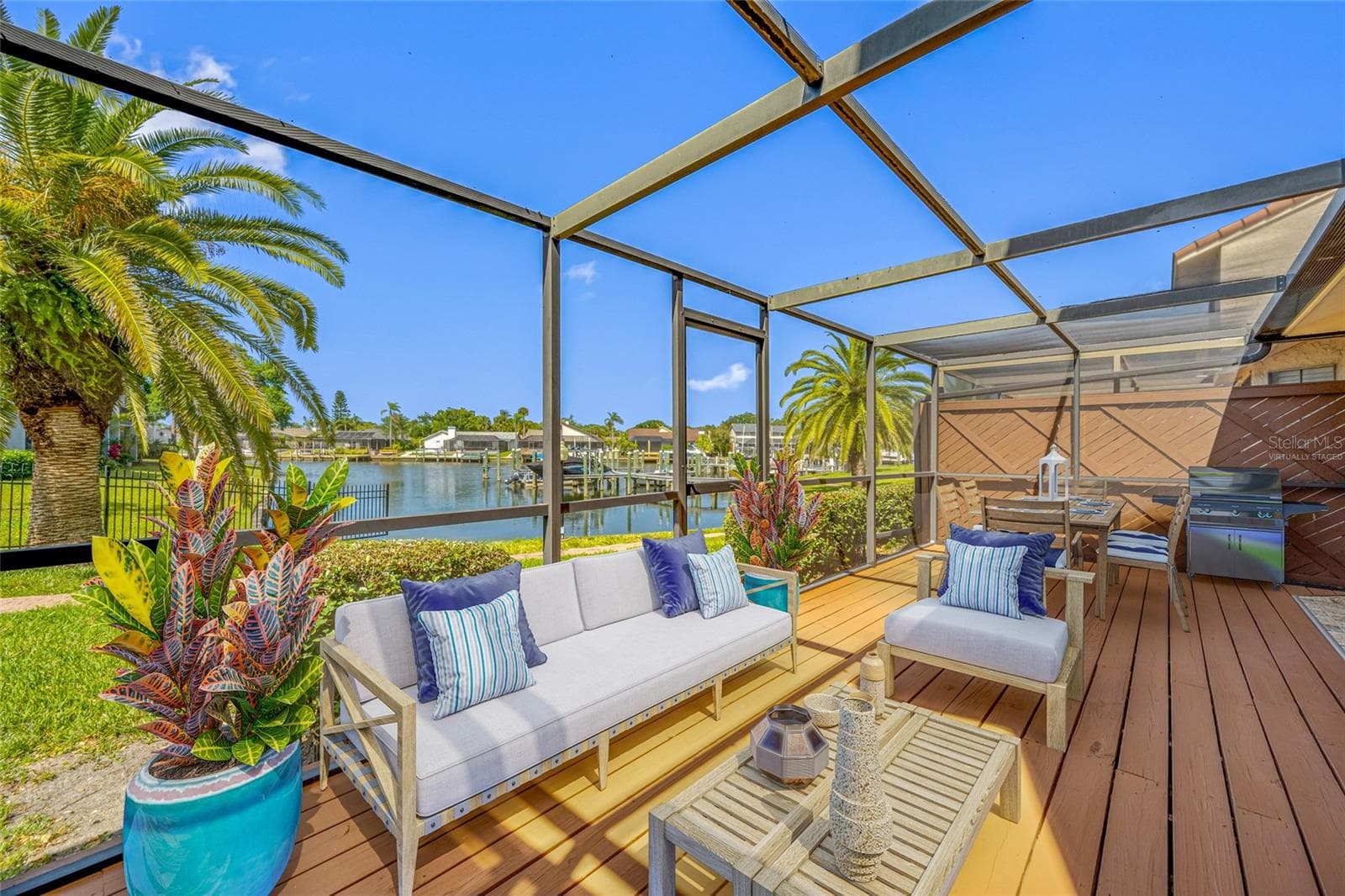 Virtually Staged Screened deck - 10416 SAINT TROPEZ PL, TAMPA