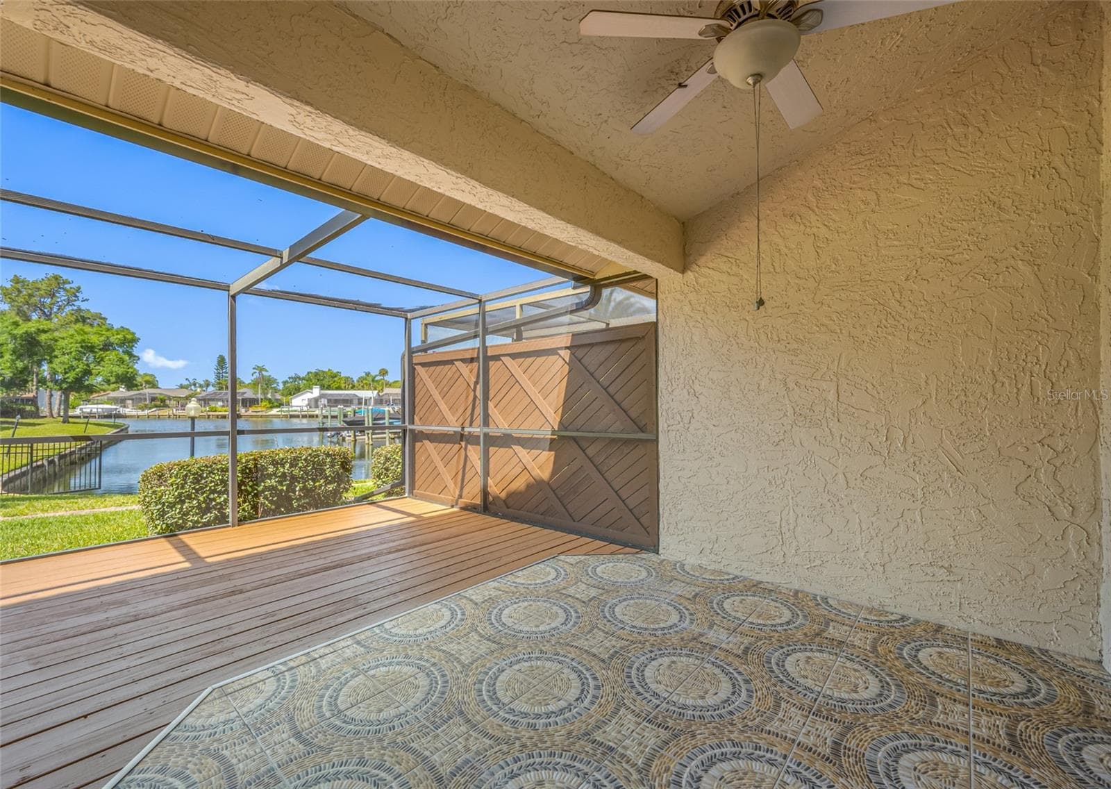 Screened deck & patio under cover - 10416 SAINT TROPEZ PL, TAMPA