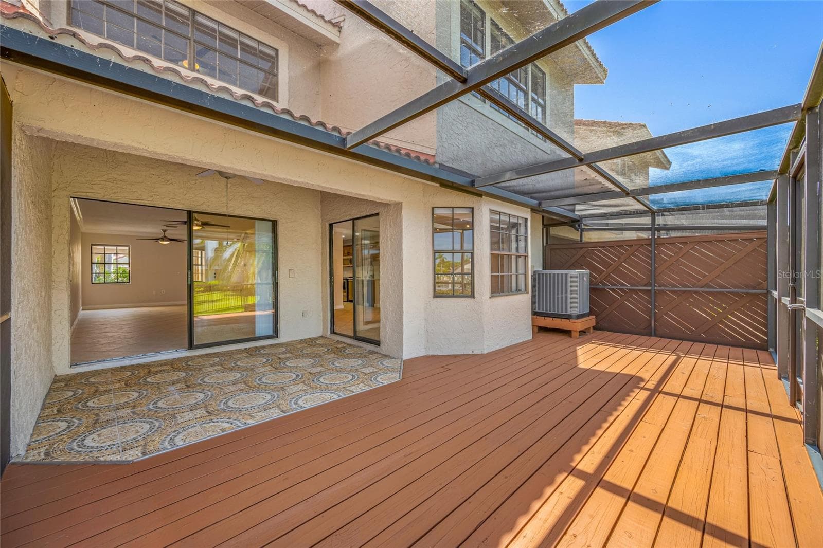 Screened deck & patio under cover - 10416 SAINT TROPEZ PL, TAMPA