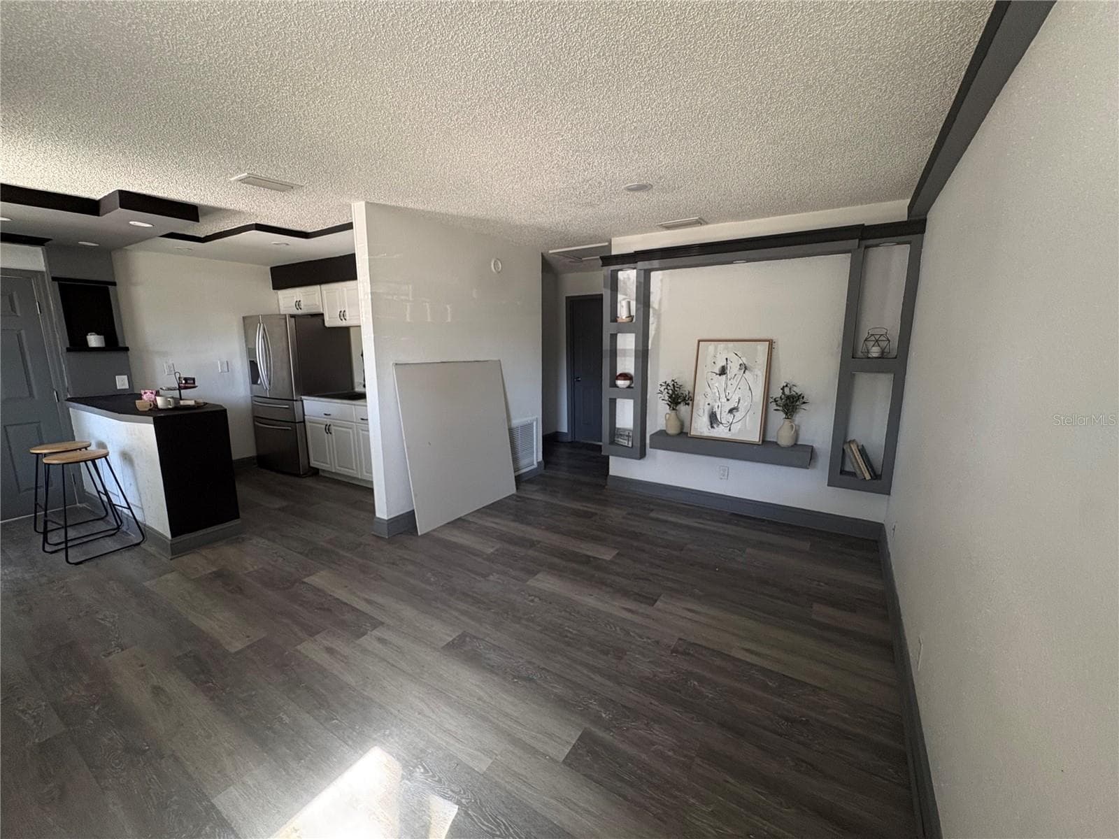 Single Family Residence at 7019 N WILLOW AVE, TAMPA, photo 6 of 16