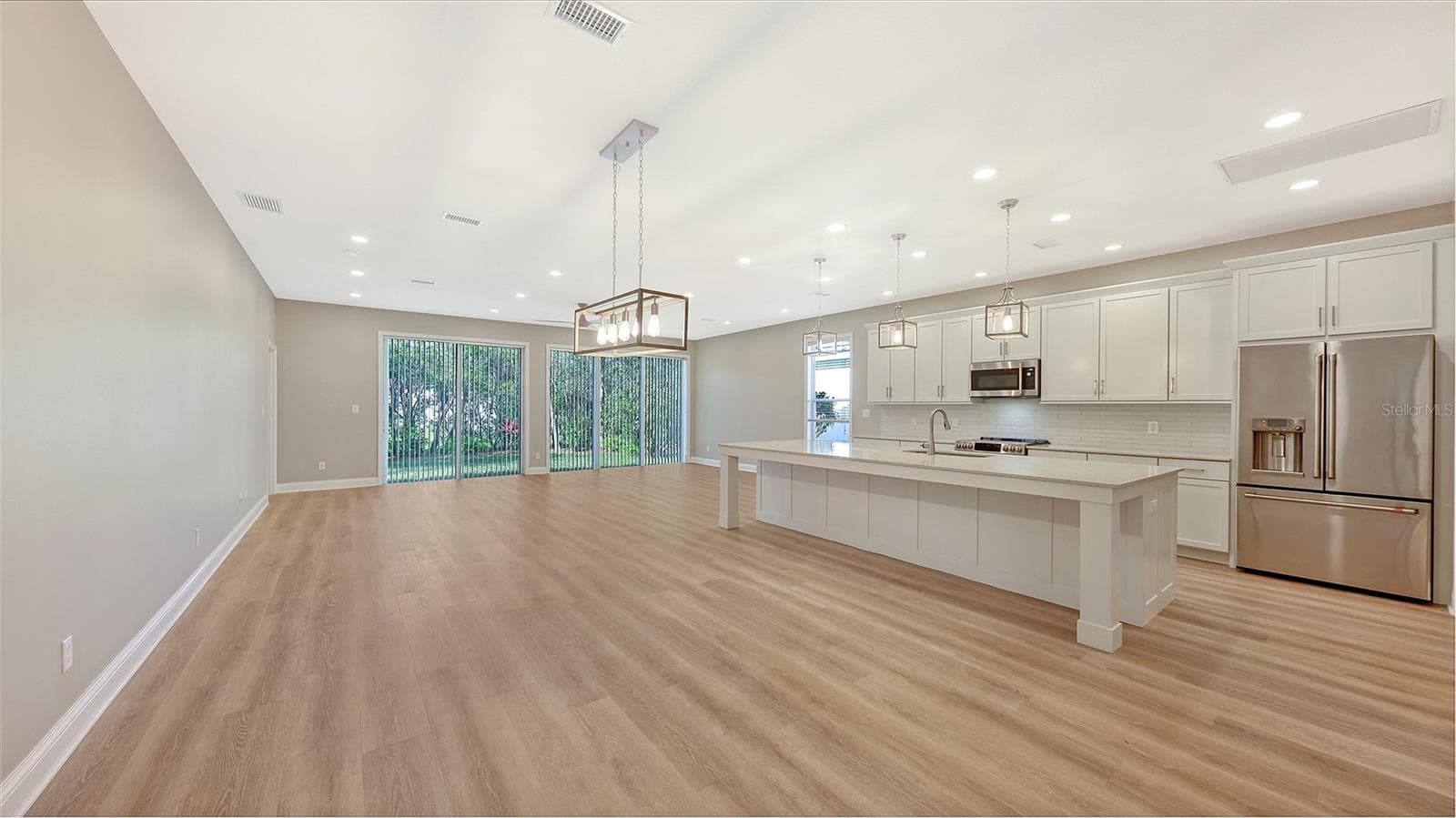 Single Family Residence at 6716 SPRING MOSS PL, LAKEWOOD RANCH, photo 7 of 53