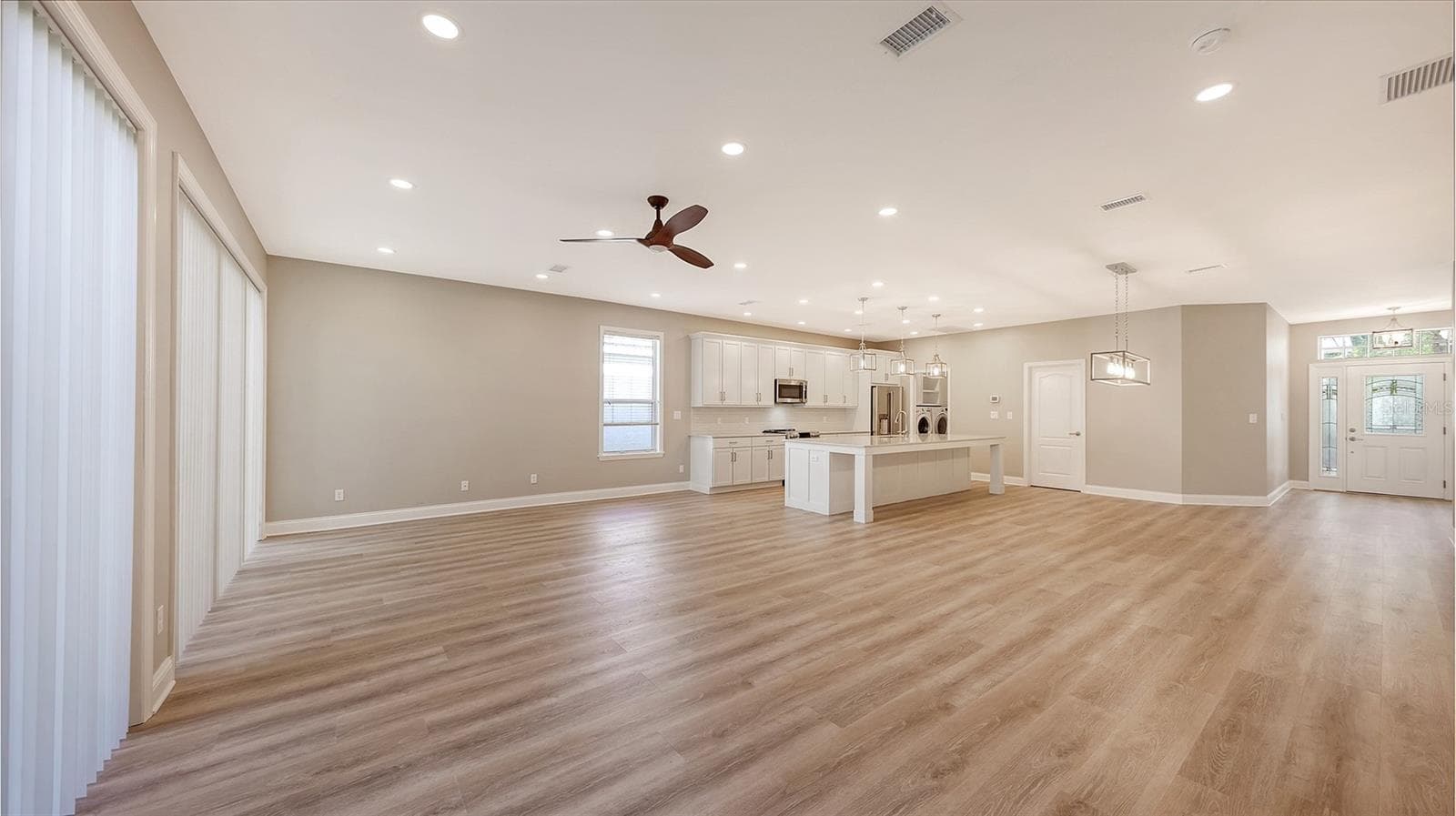 Single Family Residence at 6716 SPRING MOSS PL, LAKEWOOD RANCH, photo 9 of 53