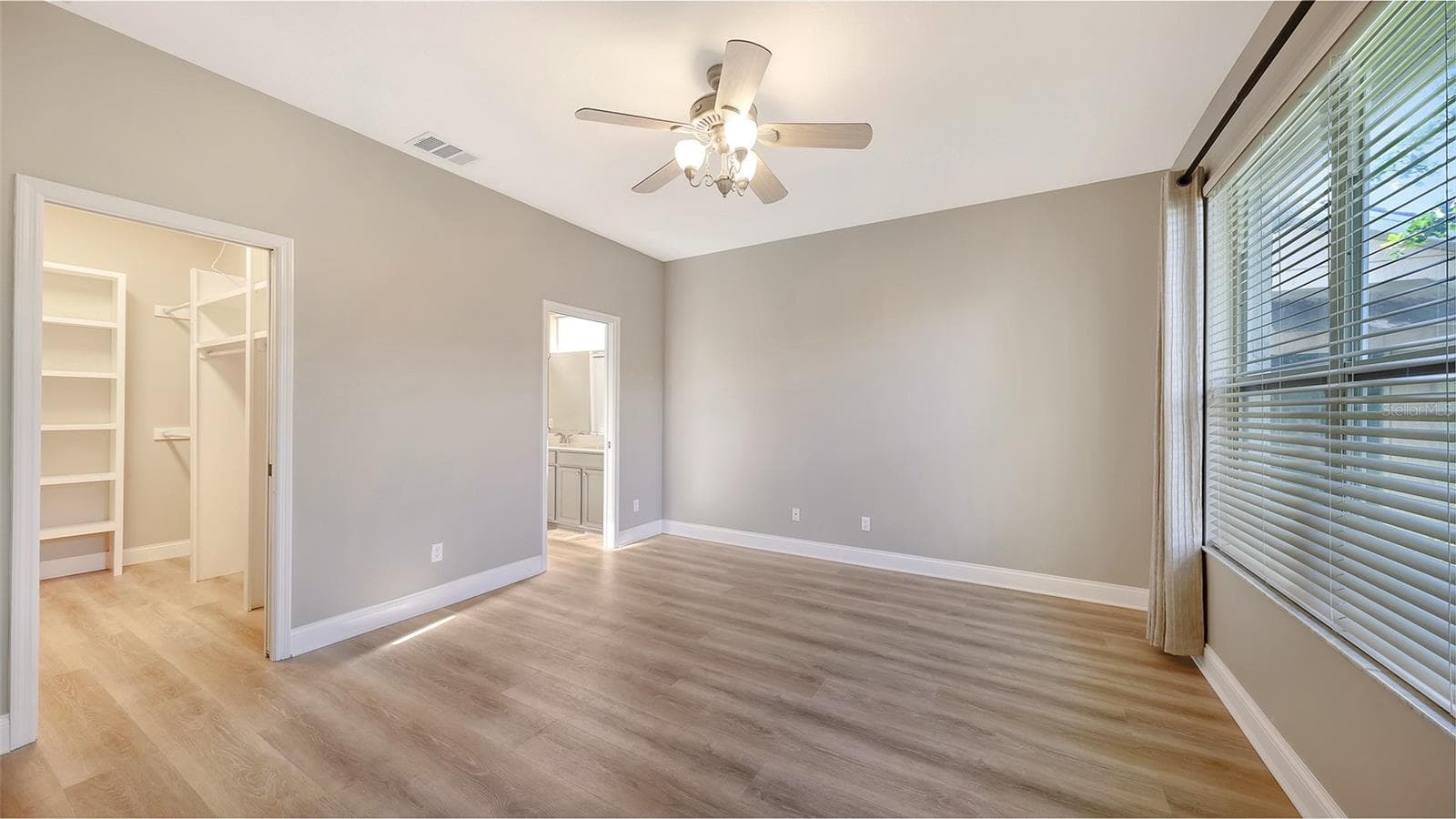 Primary bedroom - 6716 SPRING MOSS PL, LAKEWOOD RANCH