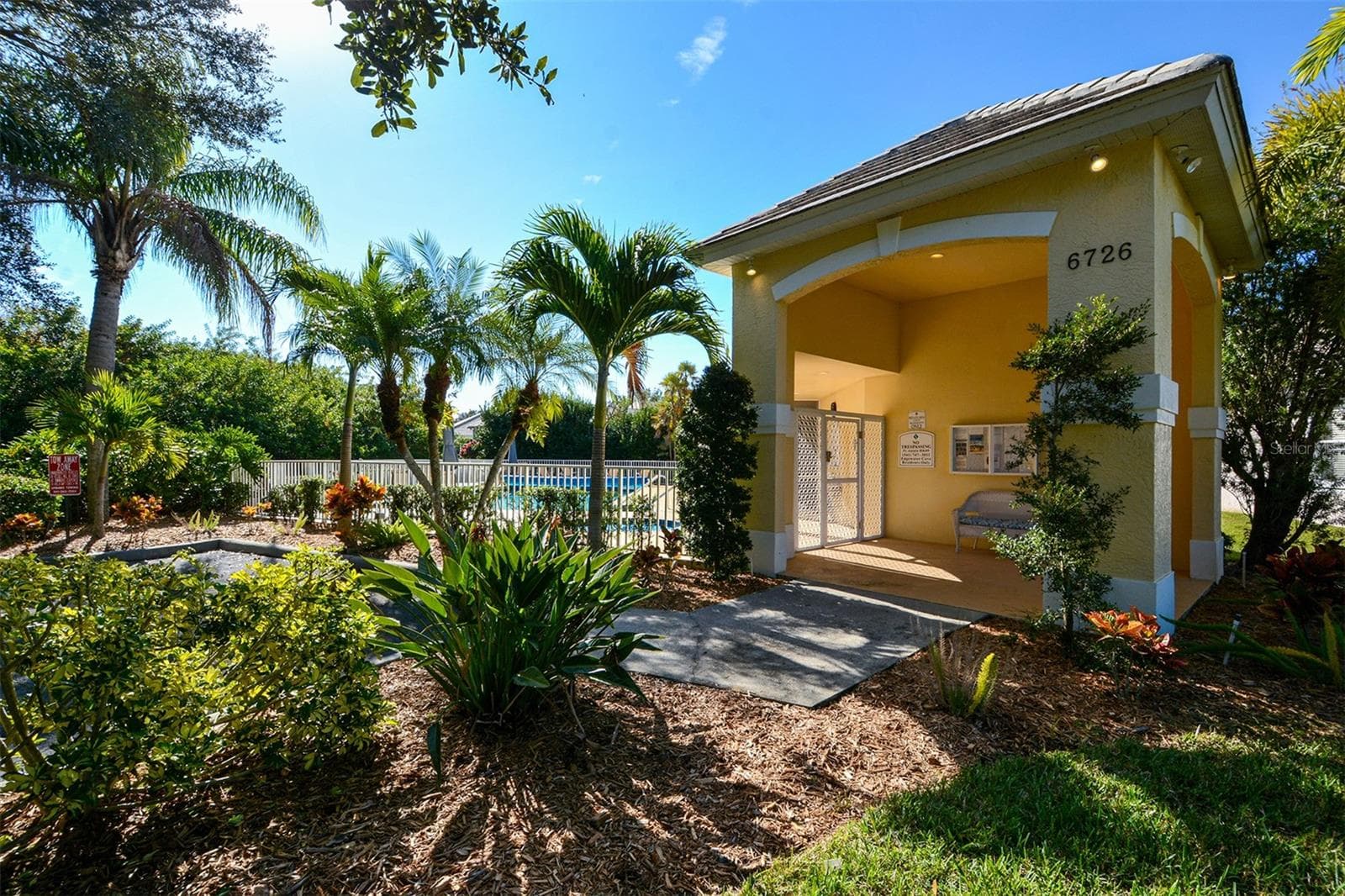 Single Family Residence at 6716 SPRING MOSS PL, LAKEWOOD RANCH, photo 37 of 53