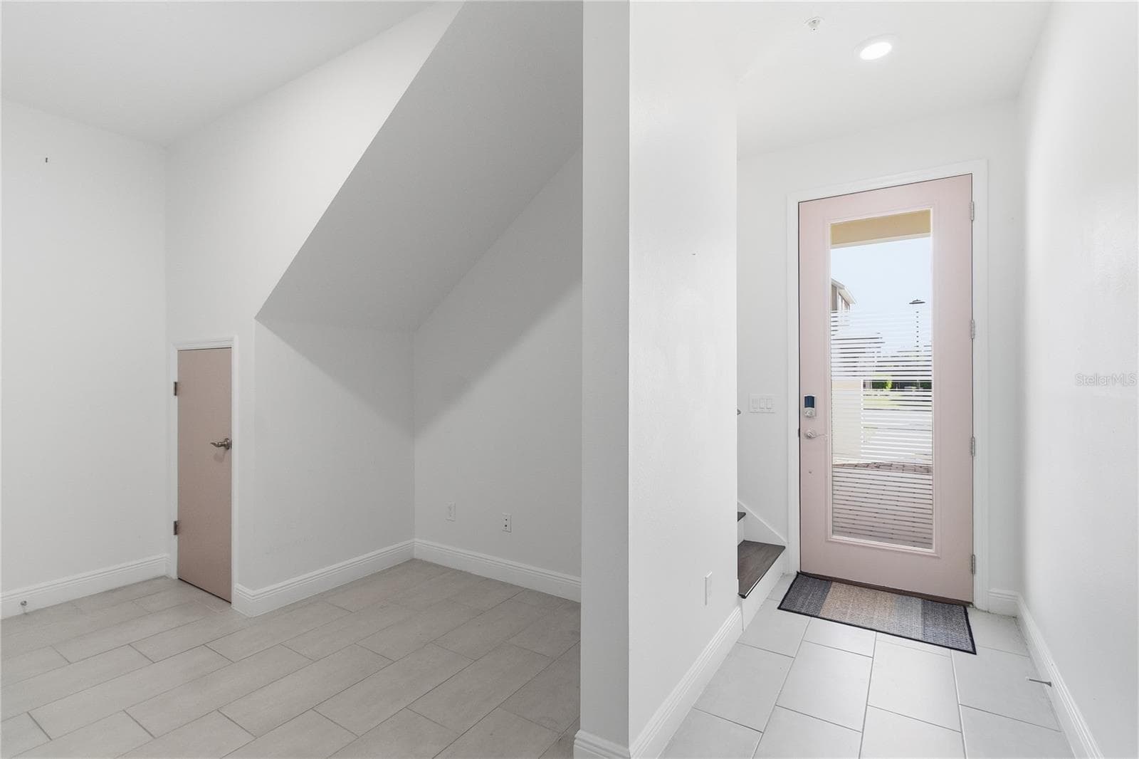 Townhouse at 13444 STODDART AVE, ORLANDO, photo 10 of 57
