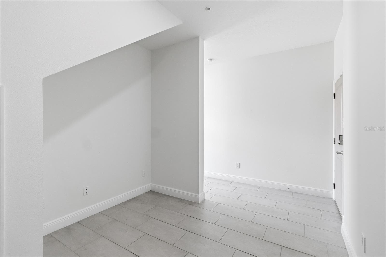 Townhouse at 13444 STODDART AVE, ORLANDO, photo 12 of 57