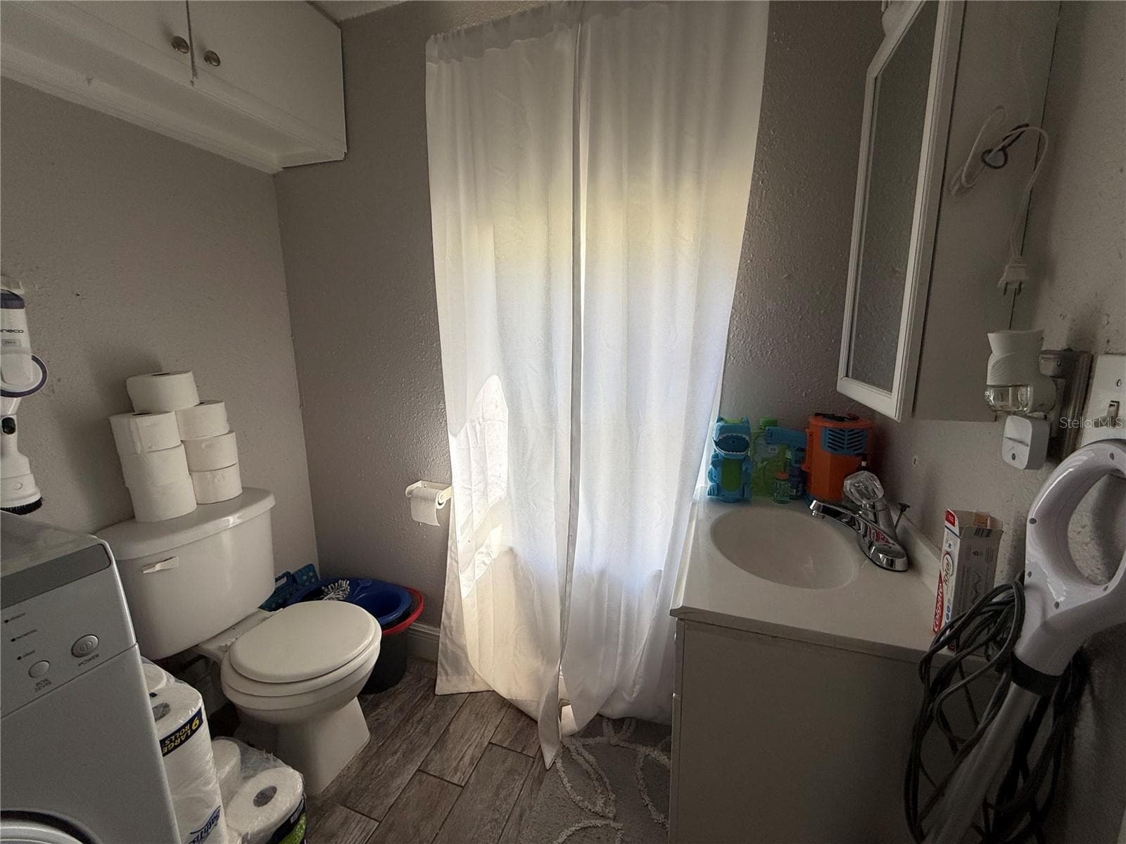 Half bath / Laundry - 4233 OLD US HIGHWAY 41, RUSKIN