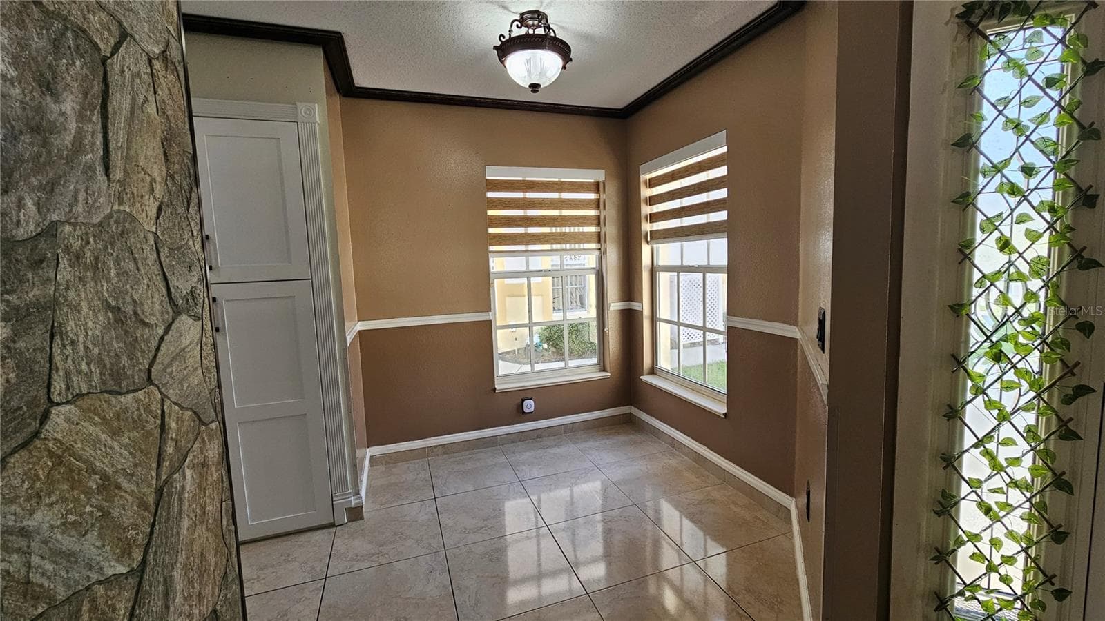 Dinette - 6053 GENTLE BEN CIR, WESLEY CHAPEL