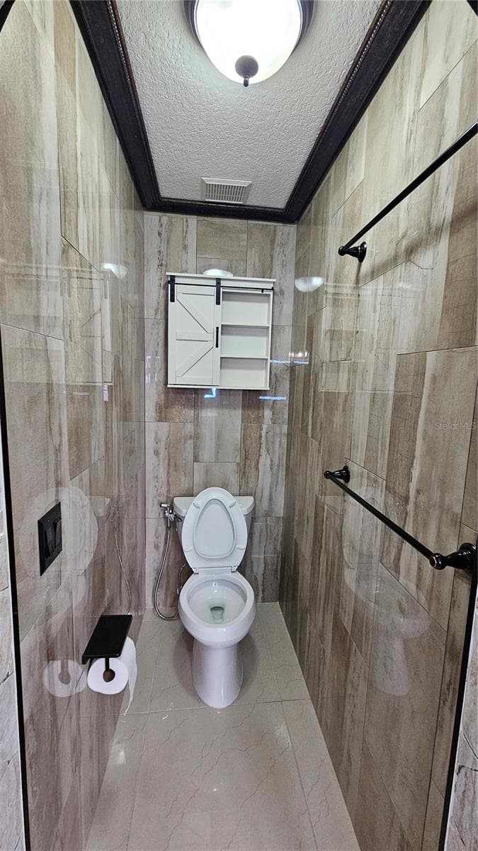 Master Bathroom - 6053 GENTLE BEN CIR, WESLEY CHAPEL
