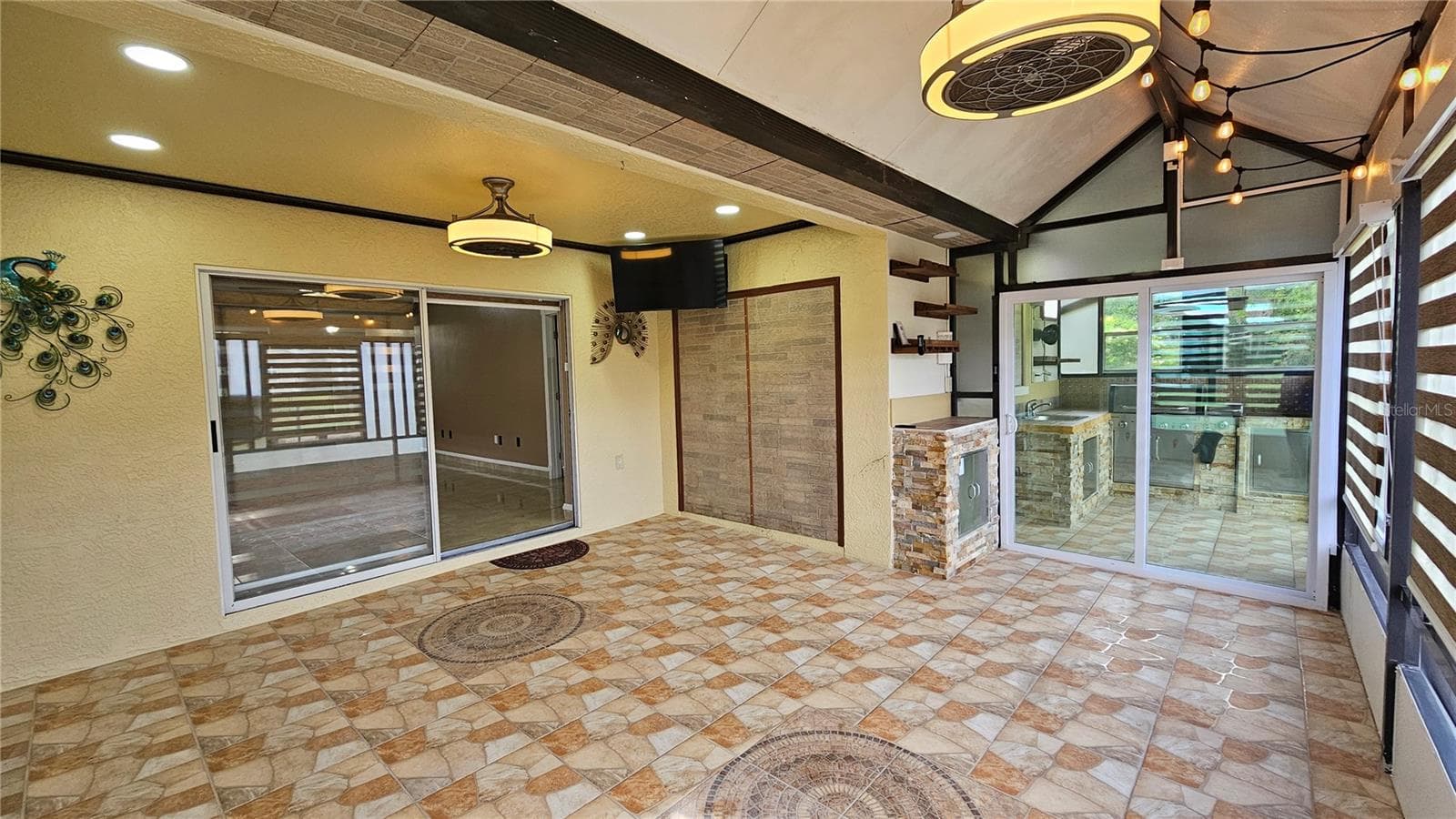 Family Room - 6053 GENTLE BEN CIR, WESLEY CHAPEL