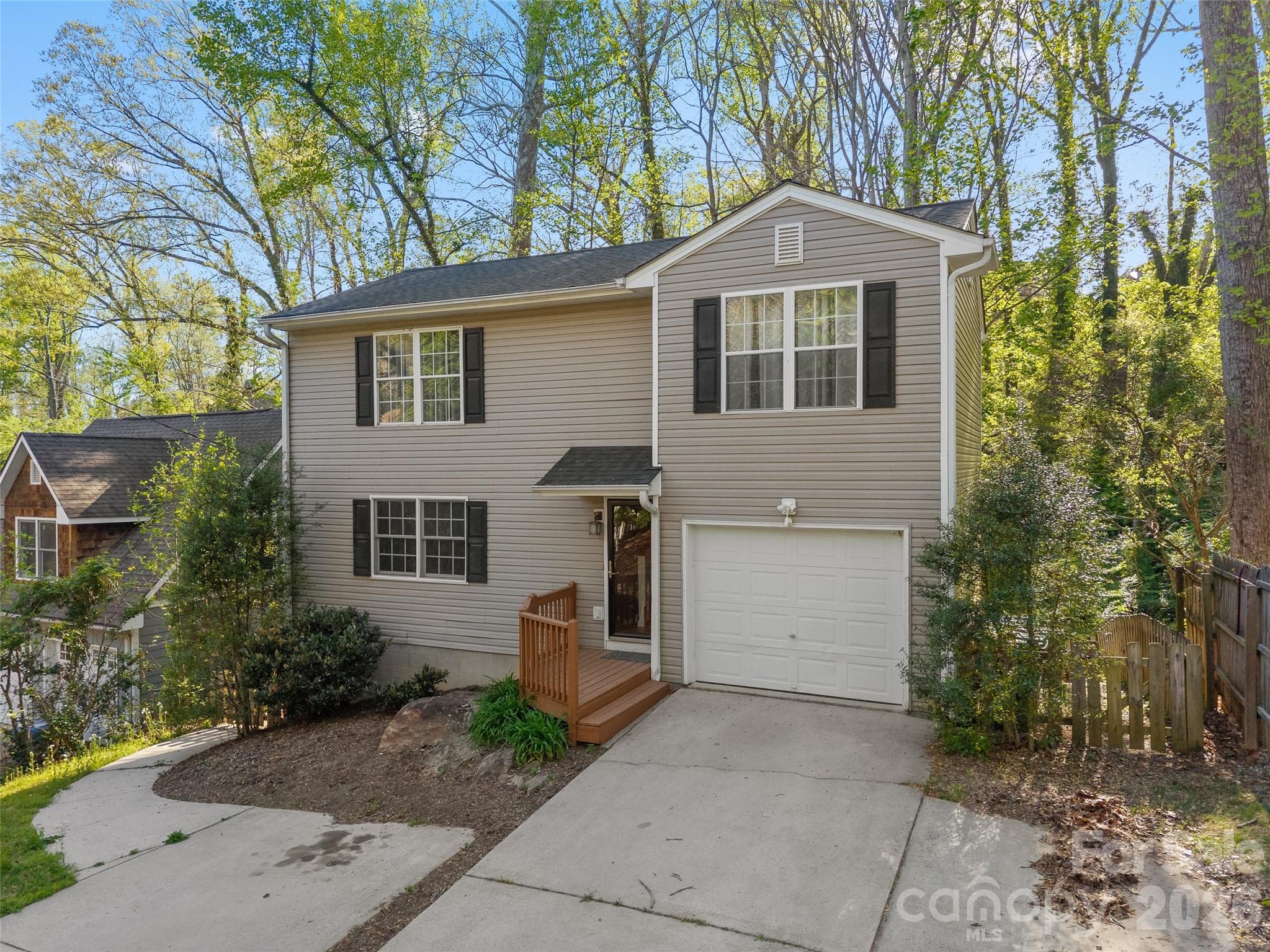 Duplex at Asheville, photo 2 of 43