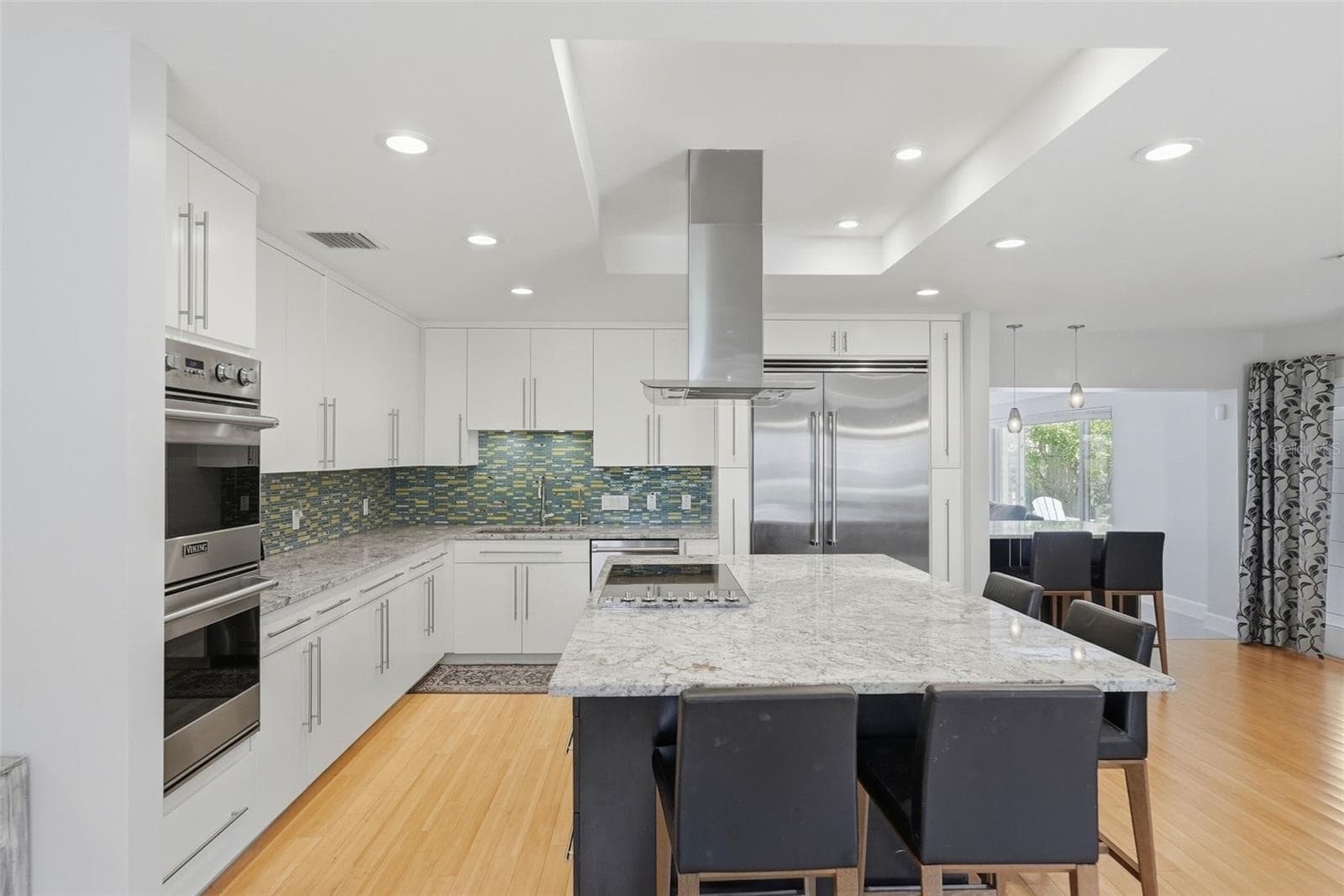 all VIKING stainless steel appliances - 125 23RD AVE NE, ST PETERSBURG