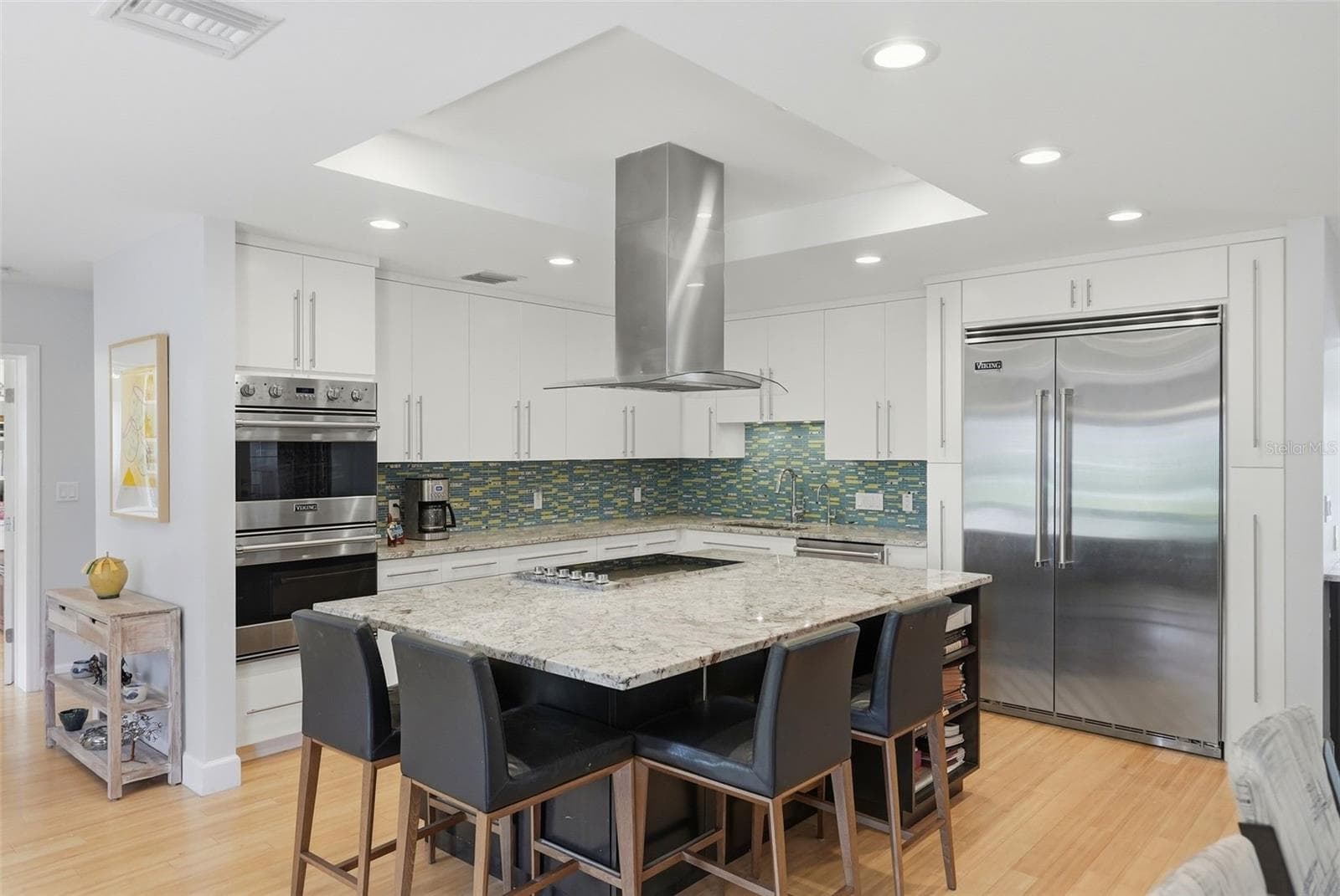 all VIKING stainless steel appliances - 125 23RD AVE NE, ST PETERSBURG