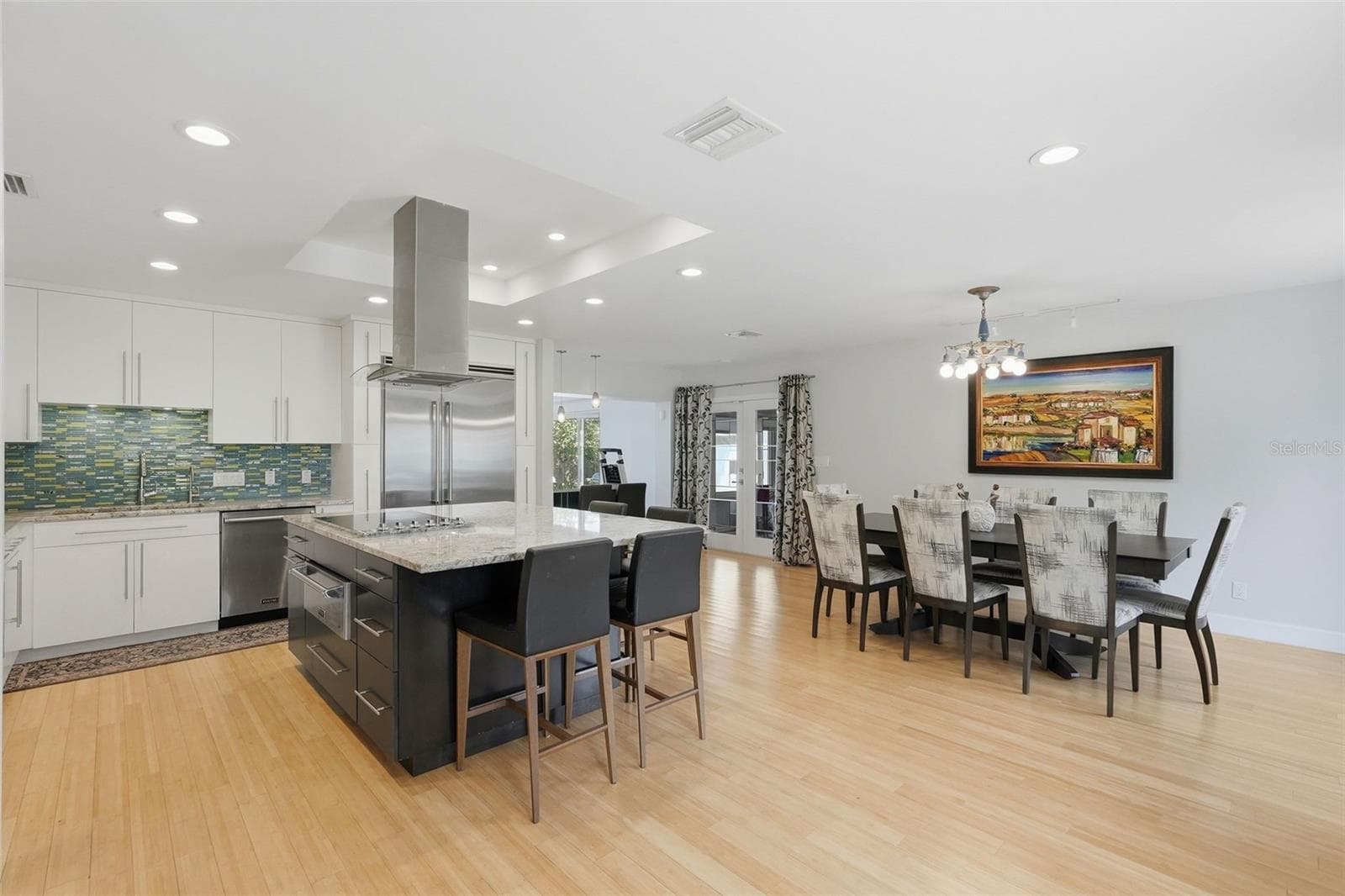 all VIKING stainless steel appliances - 125 23RD AVE NE, ST PETERSBURG