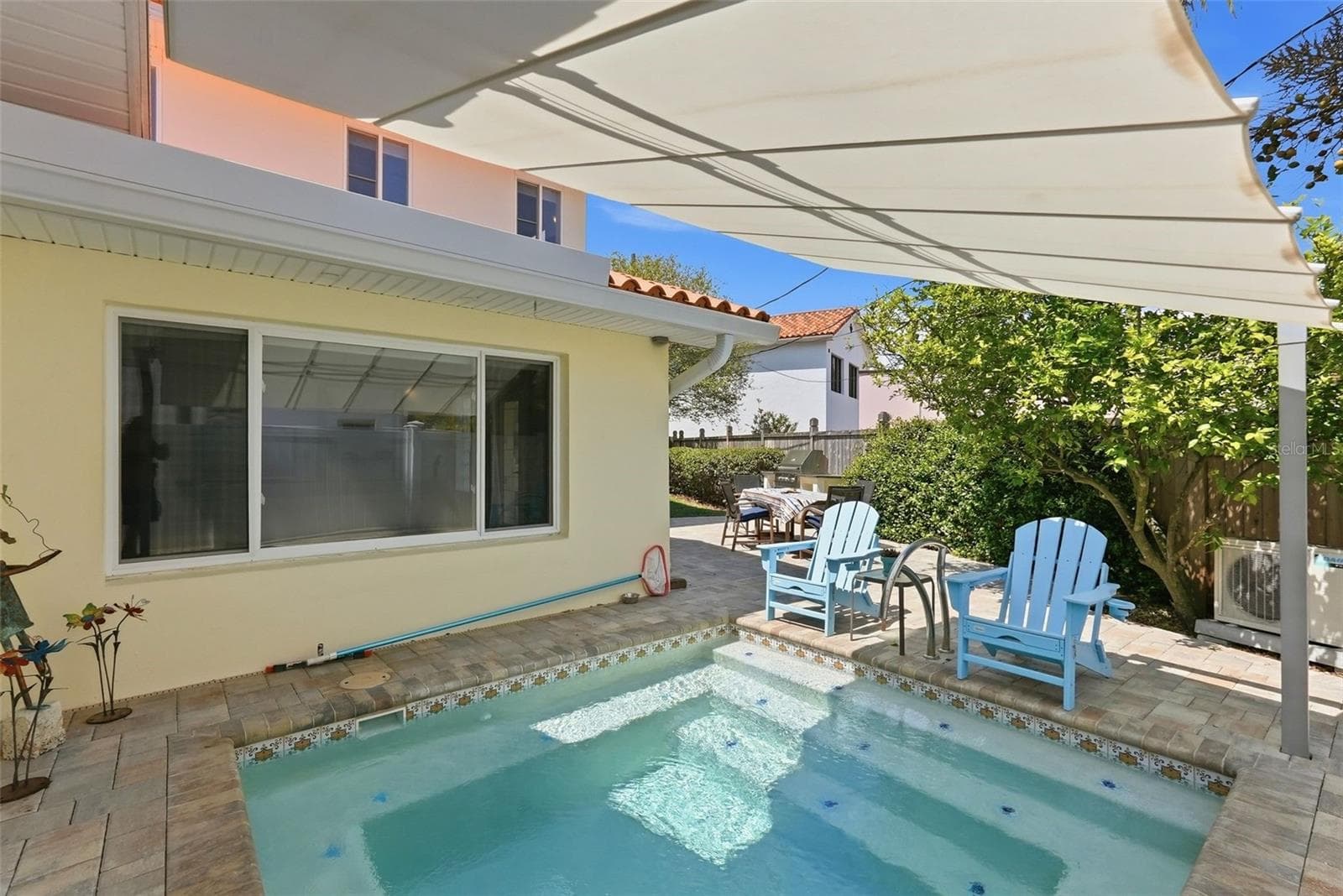Heated, salt water pool - 125 23RD AVE NE, ST PETERSBURG