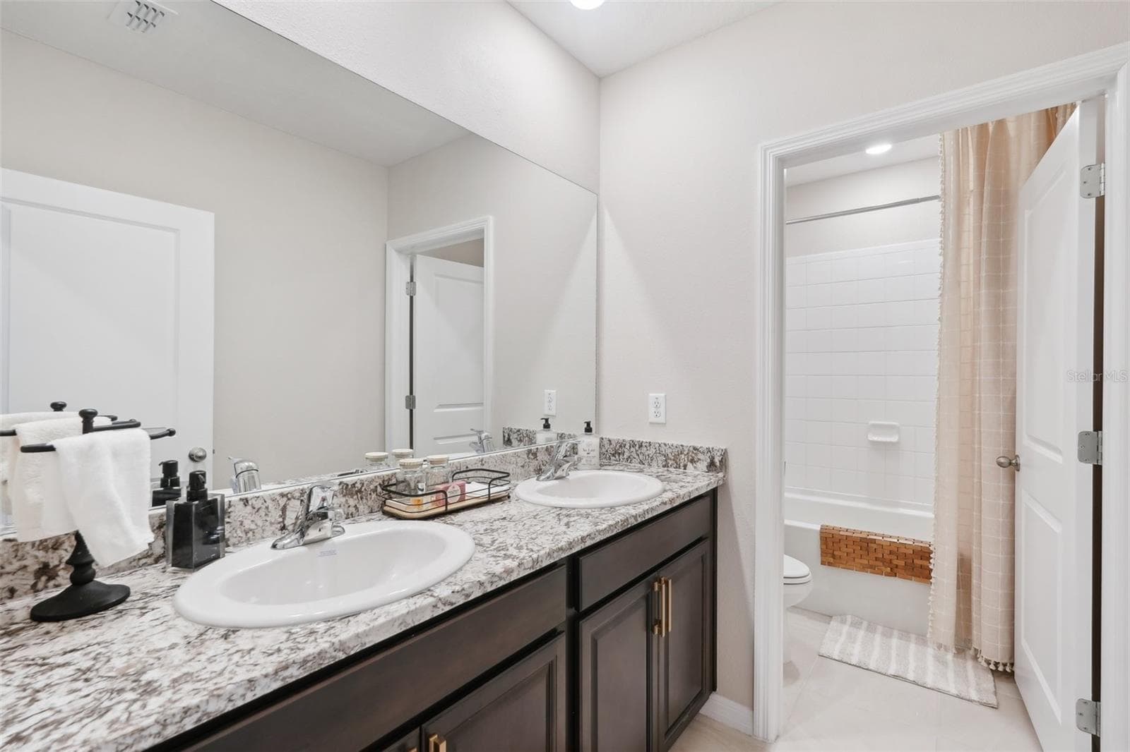 Single Family Residence at 13055 WILLOW GROVE DR, RIVERVIEW, photo 28 of 41