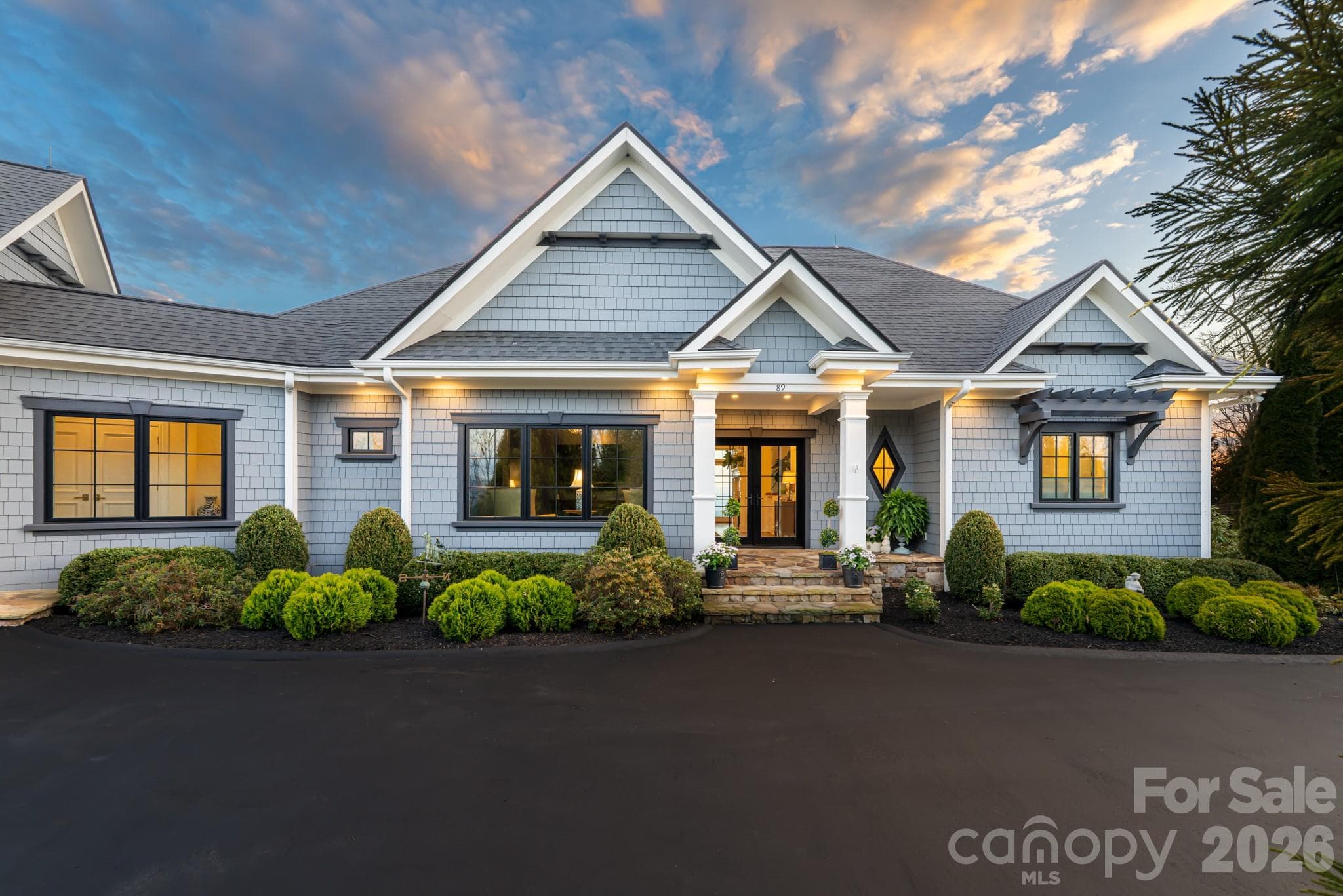 Single Family Residence at 89 N Snow Ridge Drive, Hendersonville, photo 4 of 48
