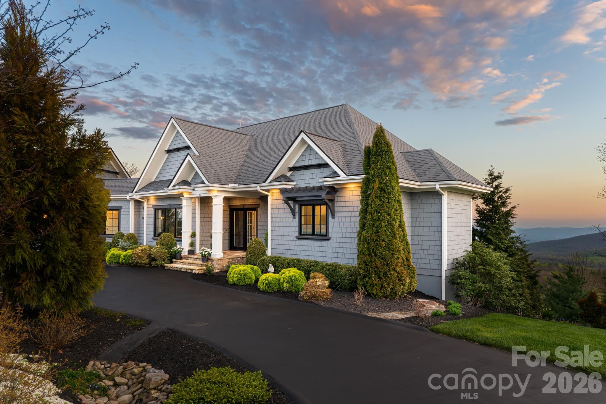 Single Family Residence at 89 N Snow Ridge Drive, Hendersonville, photo 5 of 48