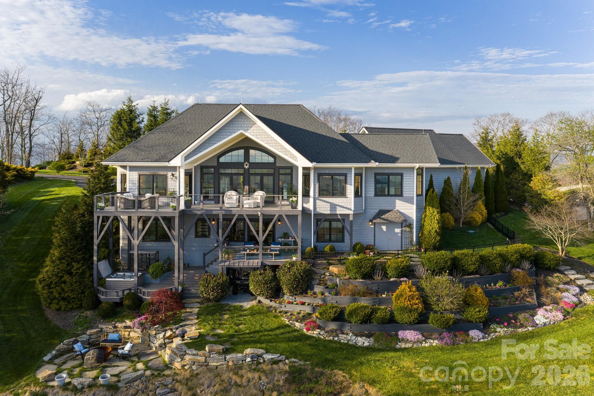 Single Family Residence at 89 N Snow Ridge Drive, Hendersonville, photo 2 of 48