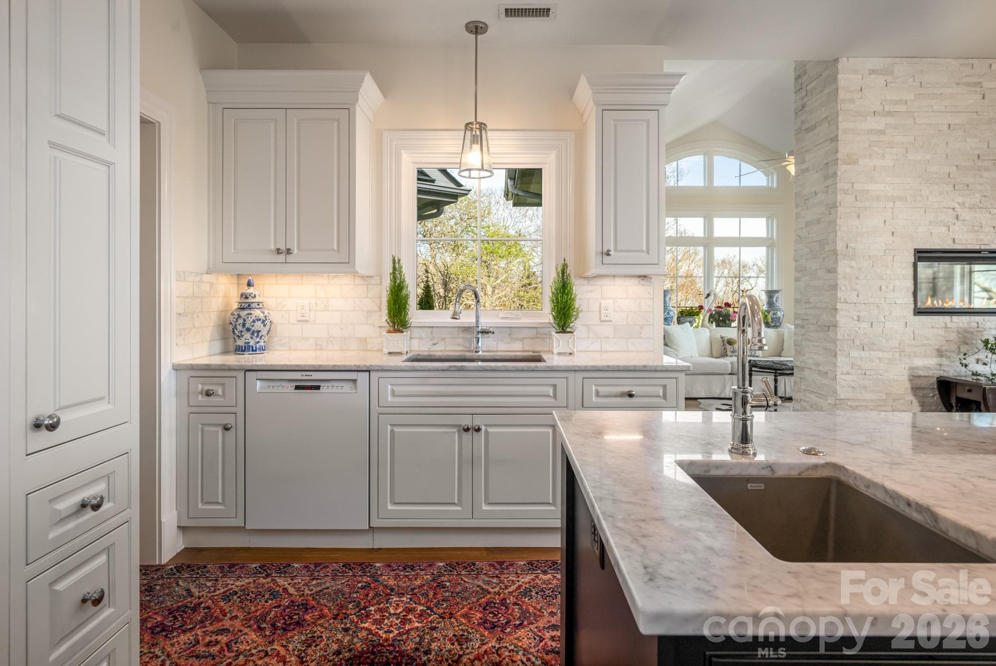 Single Family Residence at 89 N Snow Ridge Drive, Hendersonville, photo 18 of 48